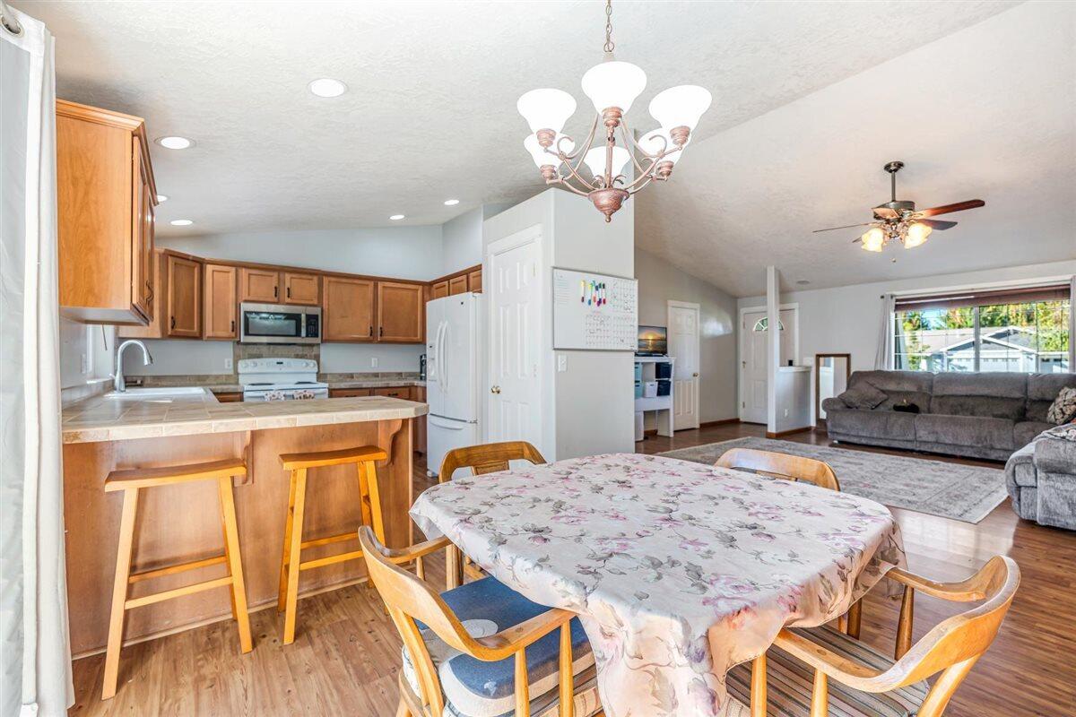 2228 SW Stonehedge Court