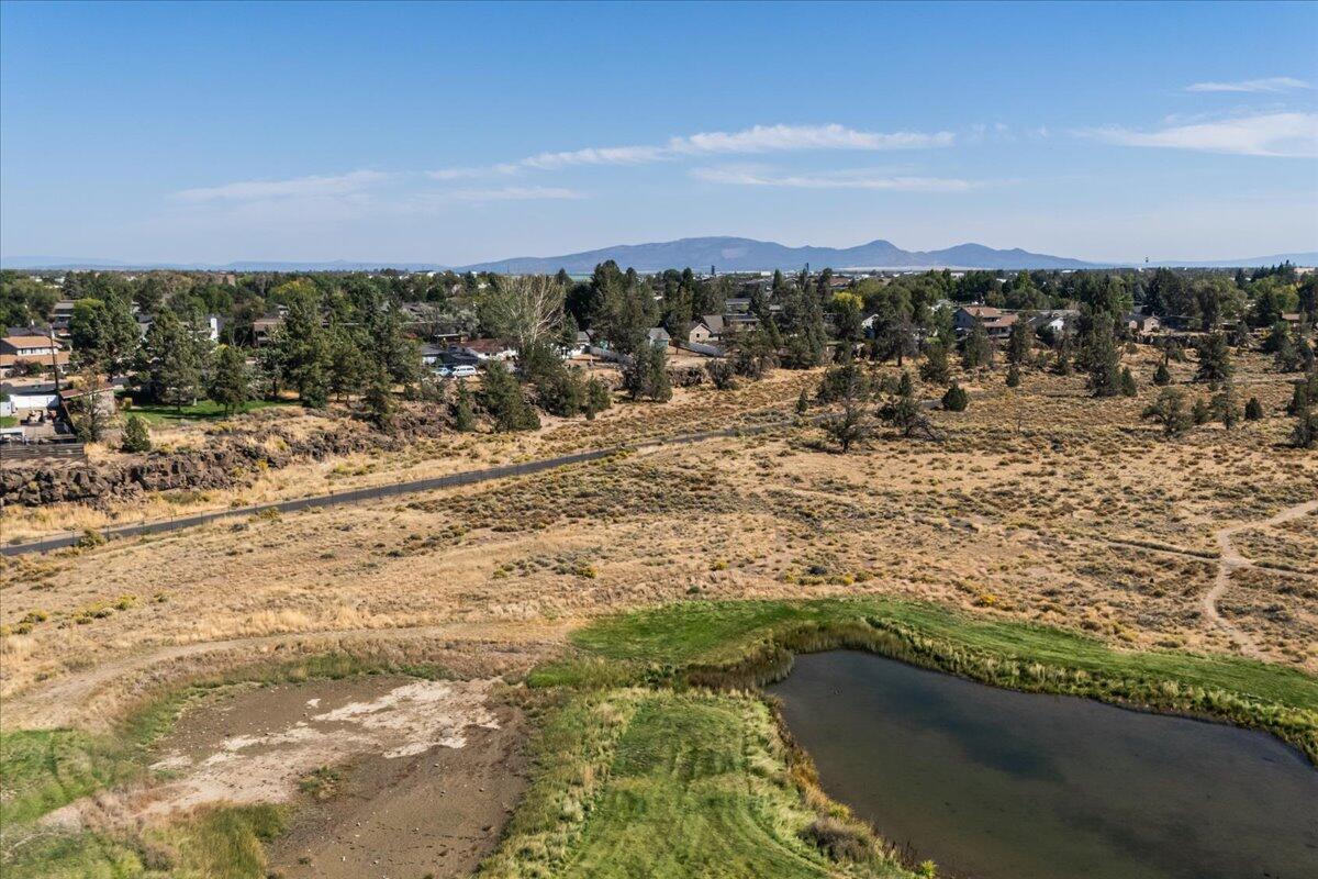 2228 SW Stonehedge Court