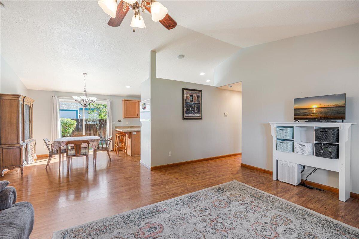 2228 SW Stonehedge Court