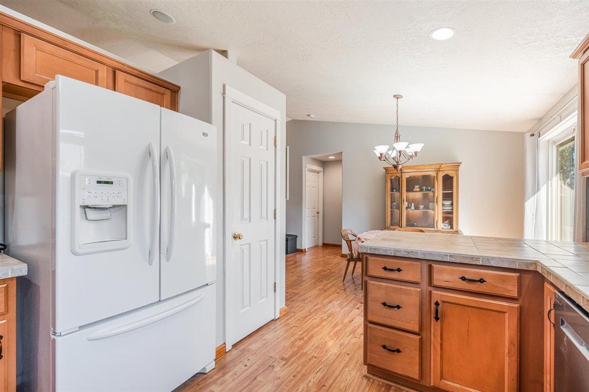 2228 SW Stonehedge Court