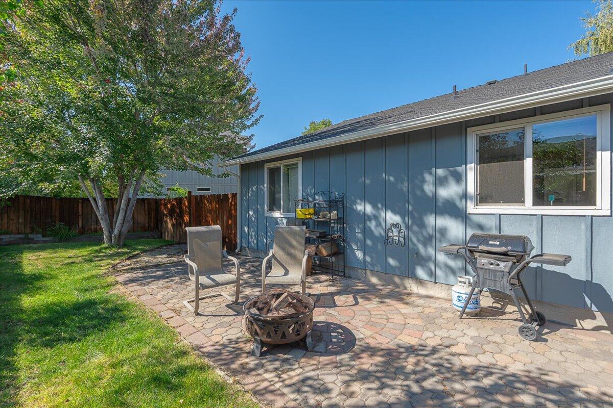 2228 SW Stonehedge Court