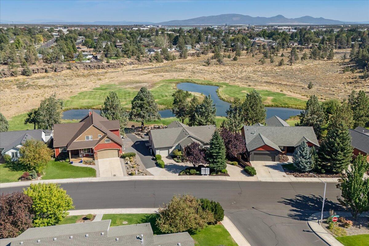 2228 SW Stonehedge Court