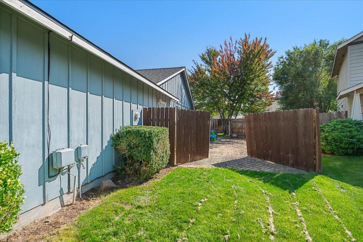 2228 SW Stonehedge Court