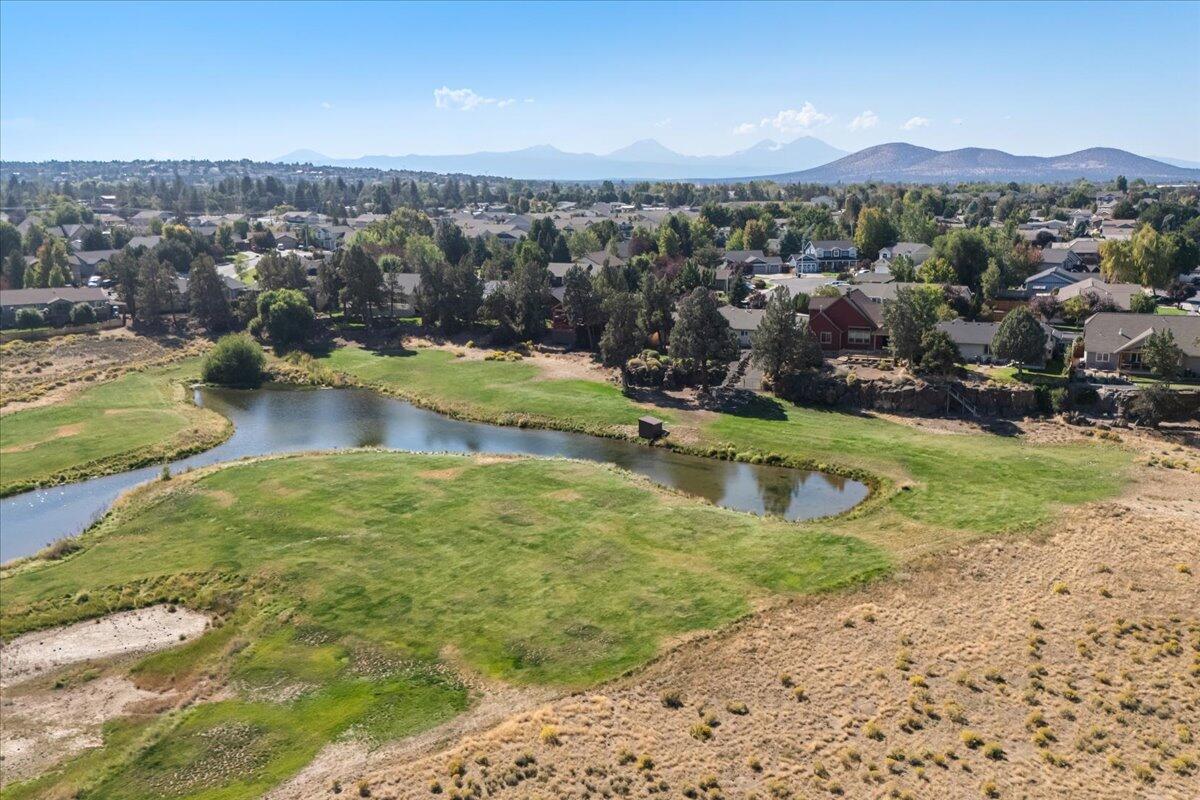 2228 SW Stonehedge Court