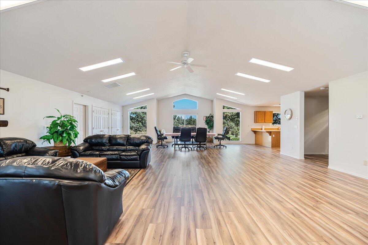 2228 SW Stonehedge Court