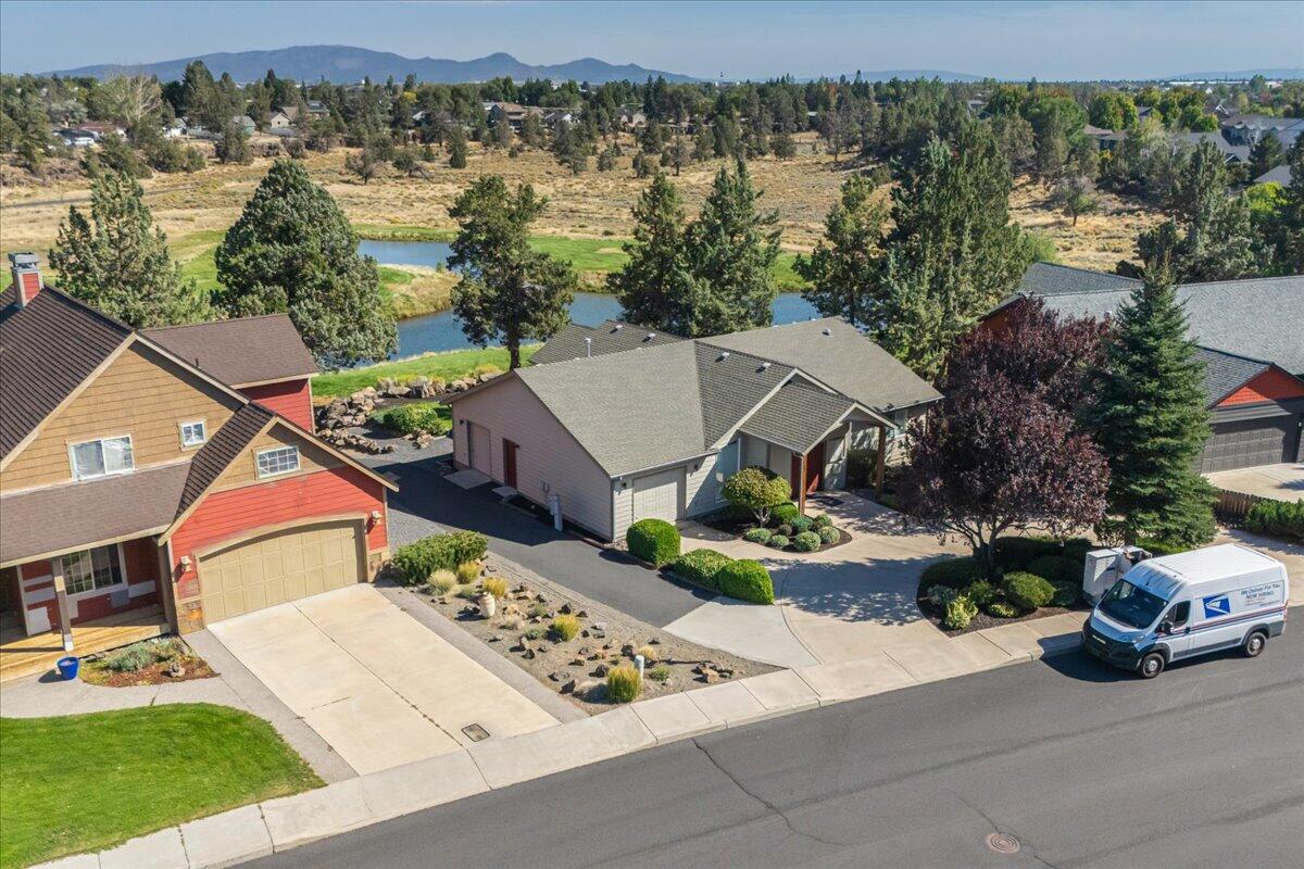 2228 SW Stonehedge Court