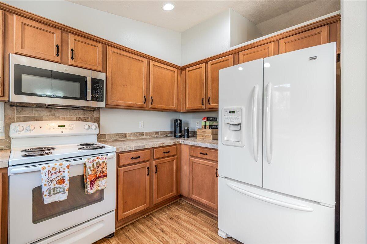 2228 SW Stonehedge Court