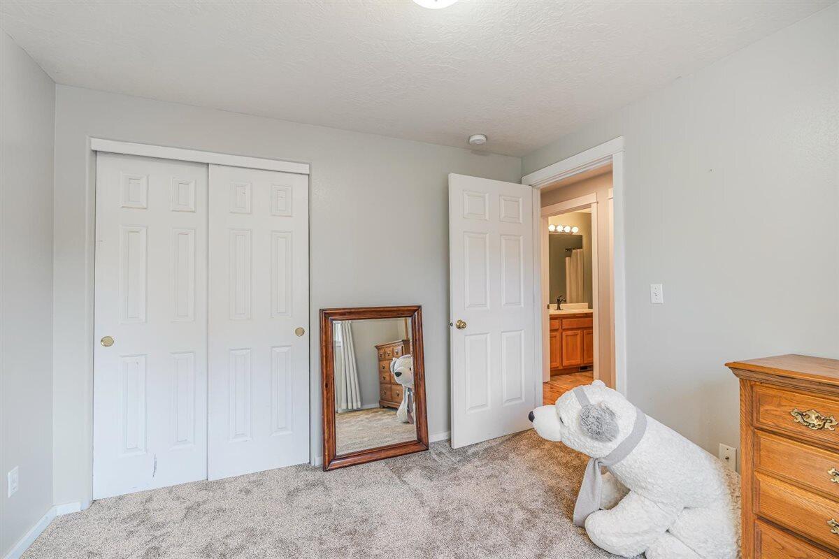 2228 SW Stonehedge Court