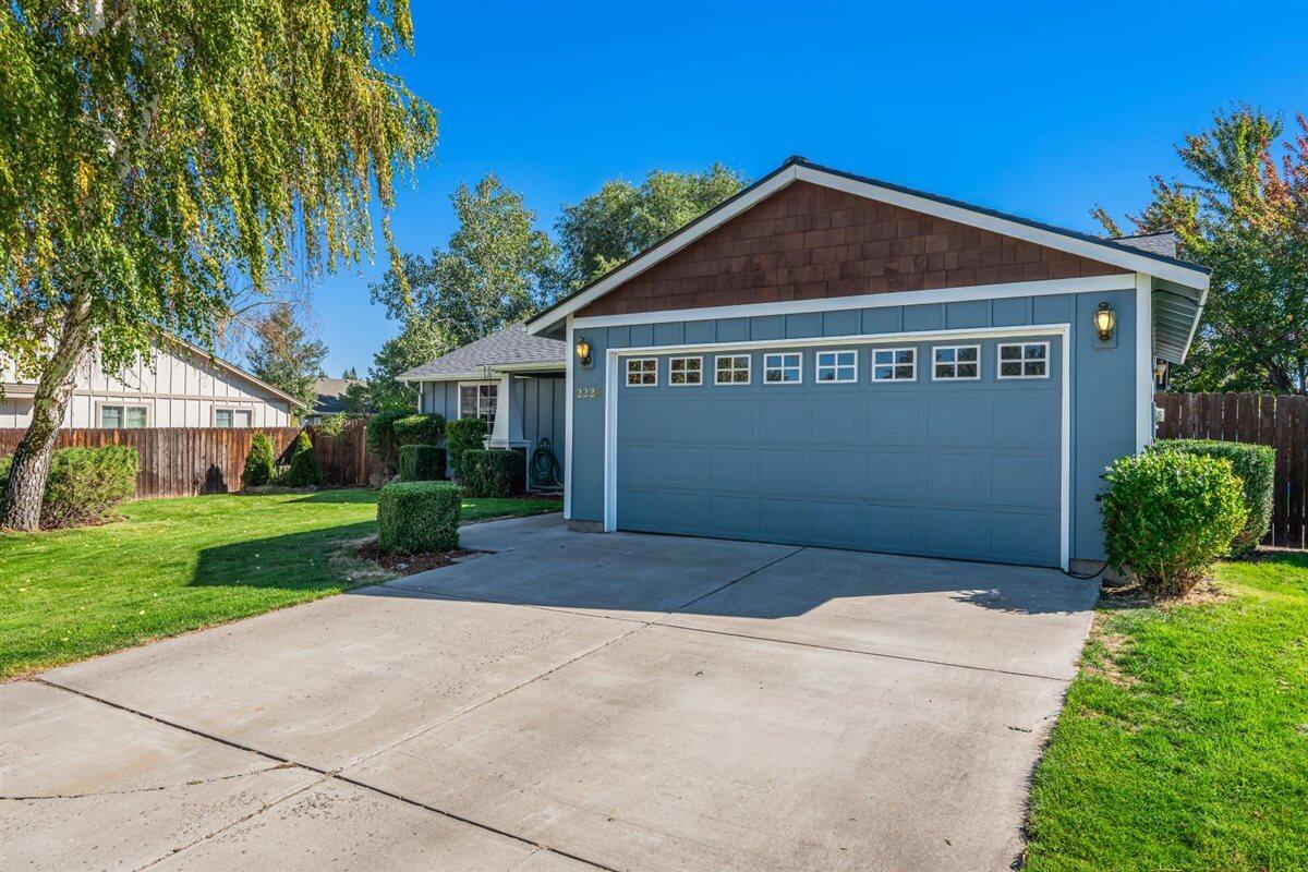 2228 SW Stonehedge Court