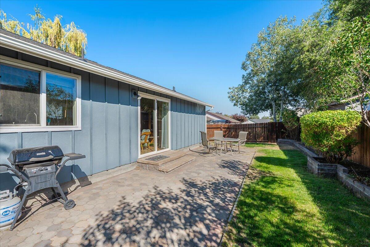 2228 SW Stonehedge Court