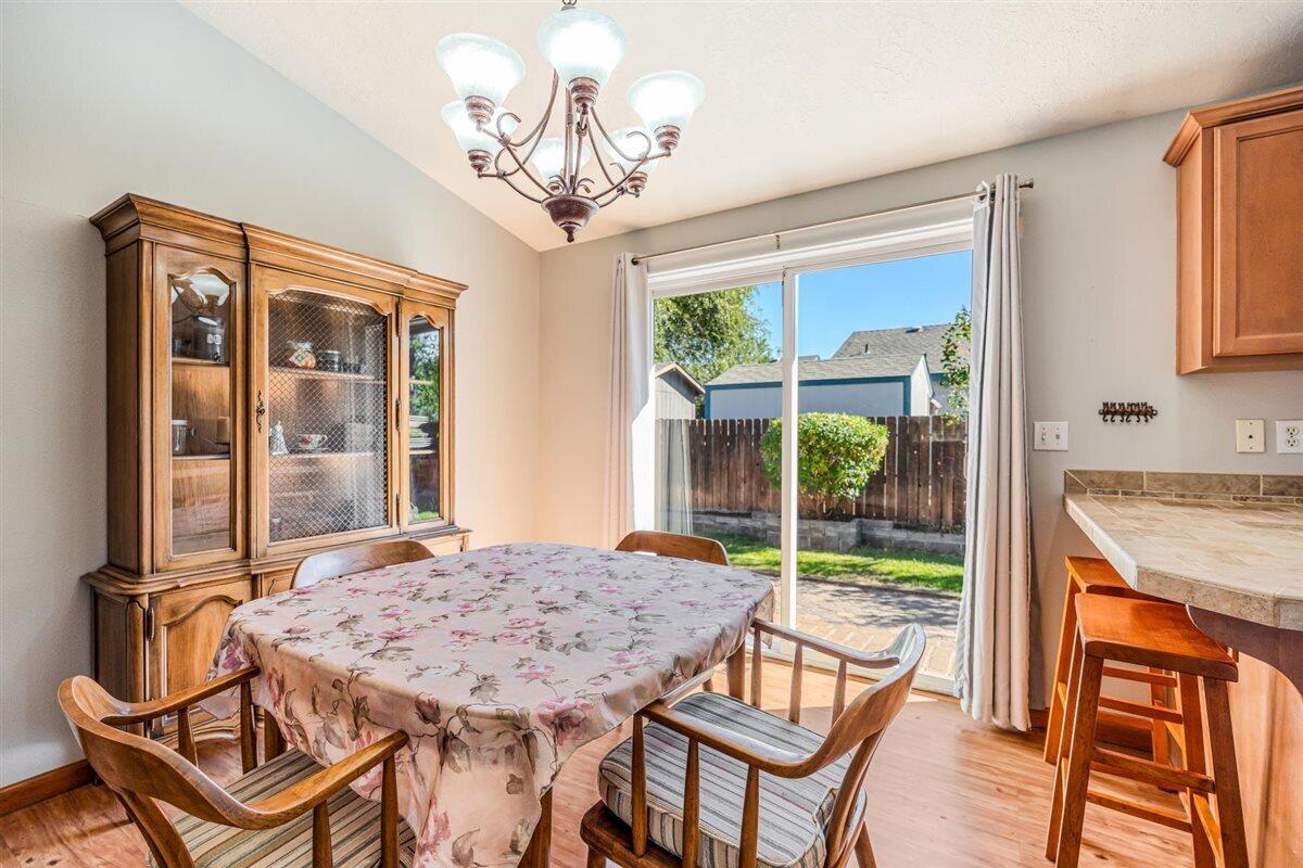 2228 SW Stonehedge Court