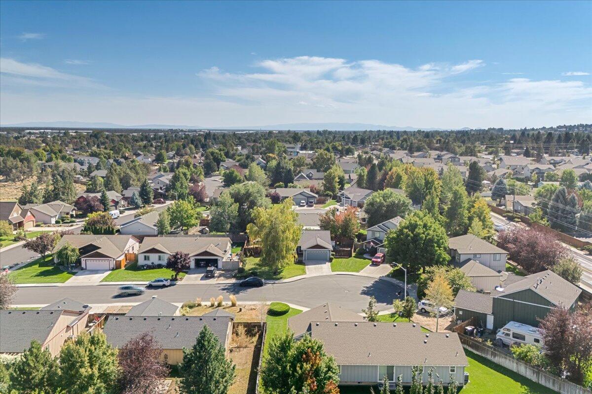 2228 SW Stonehedge Court