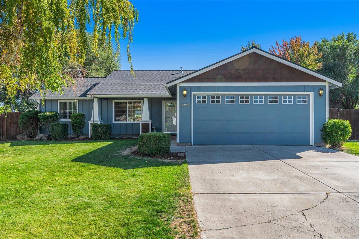 2228 SW Stonehedge Court