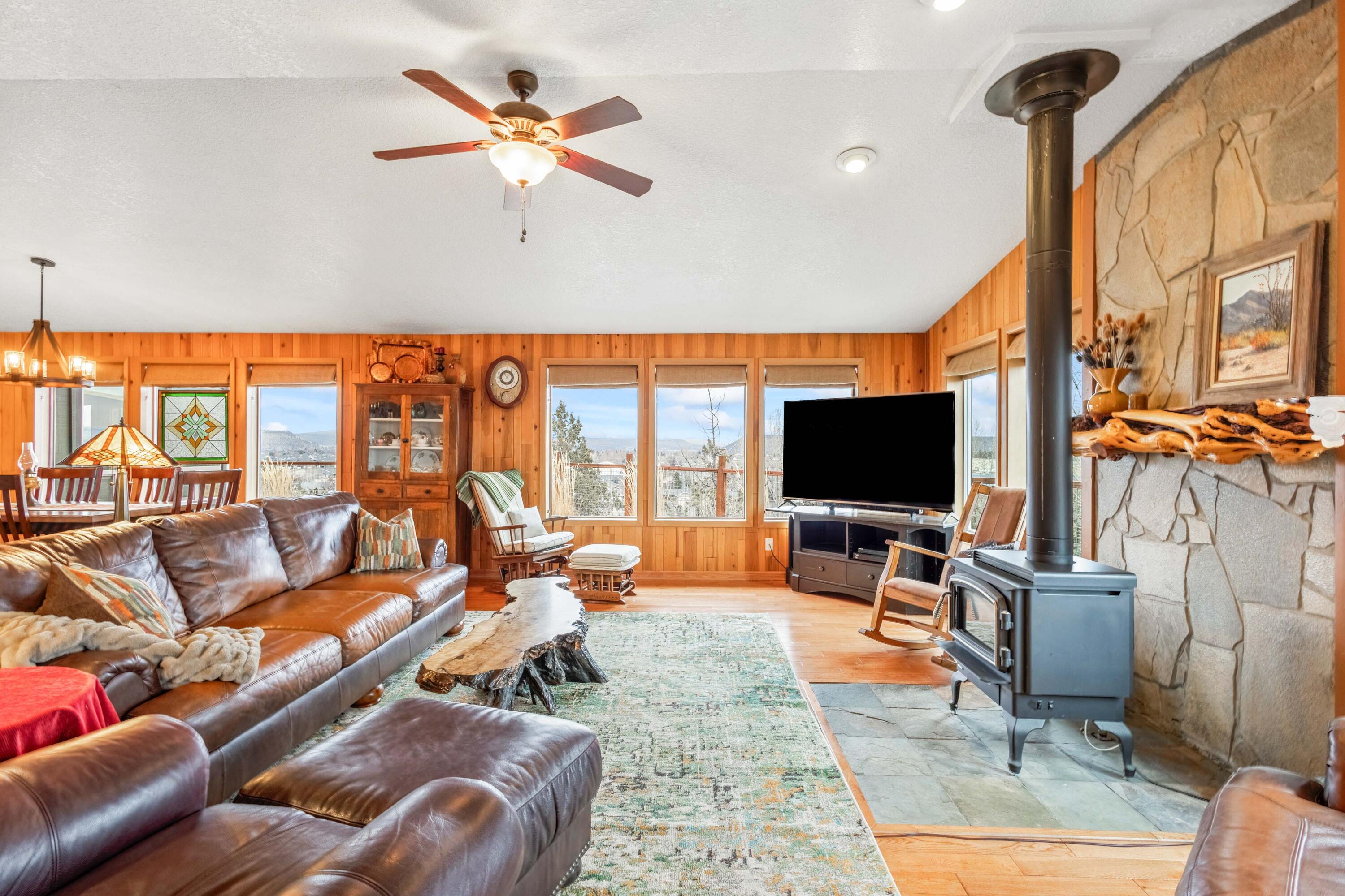 2603 NE Meadowcrest Drive