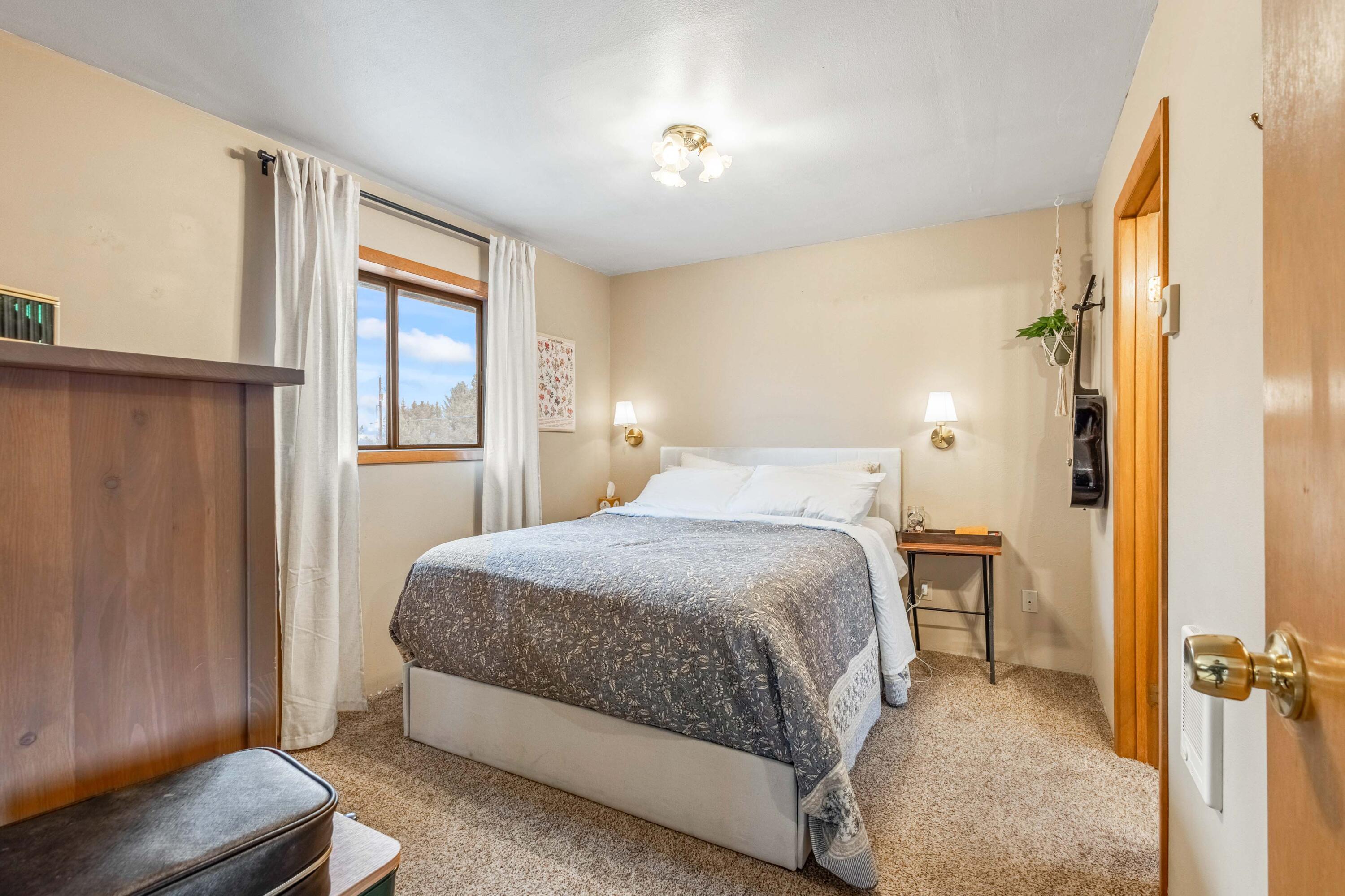 2603 NE Meadowcrest Drive