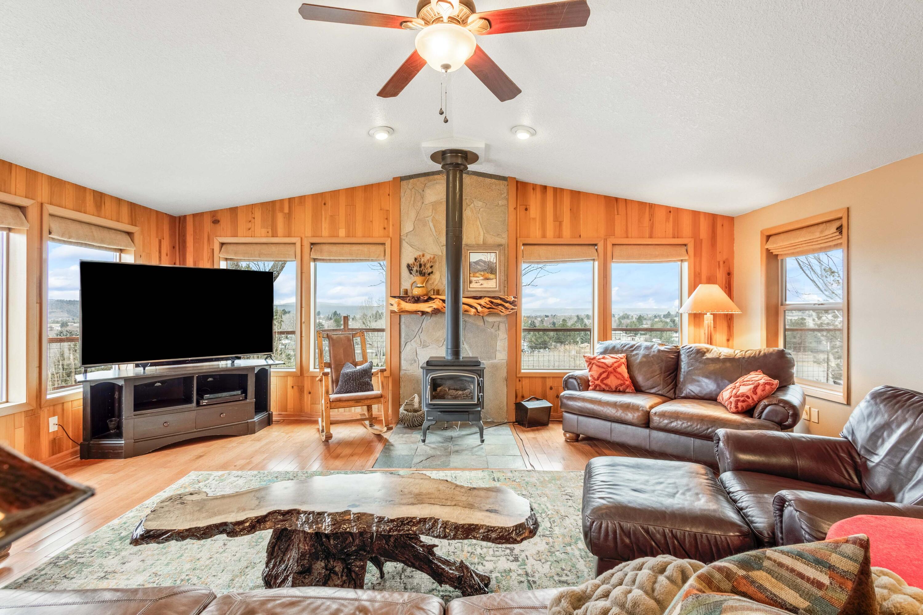 2603 NE Meadowcrest Drive