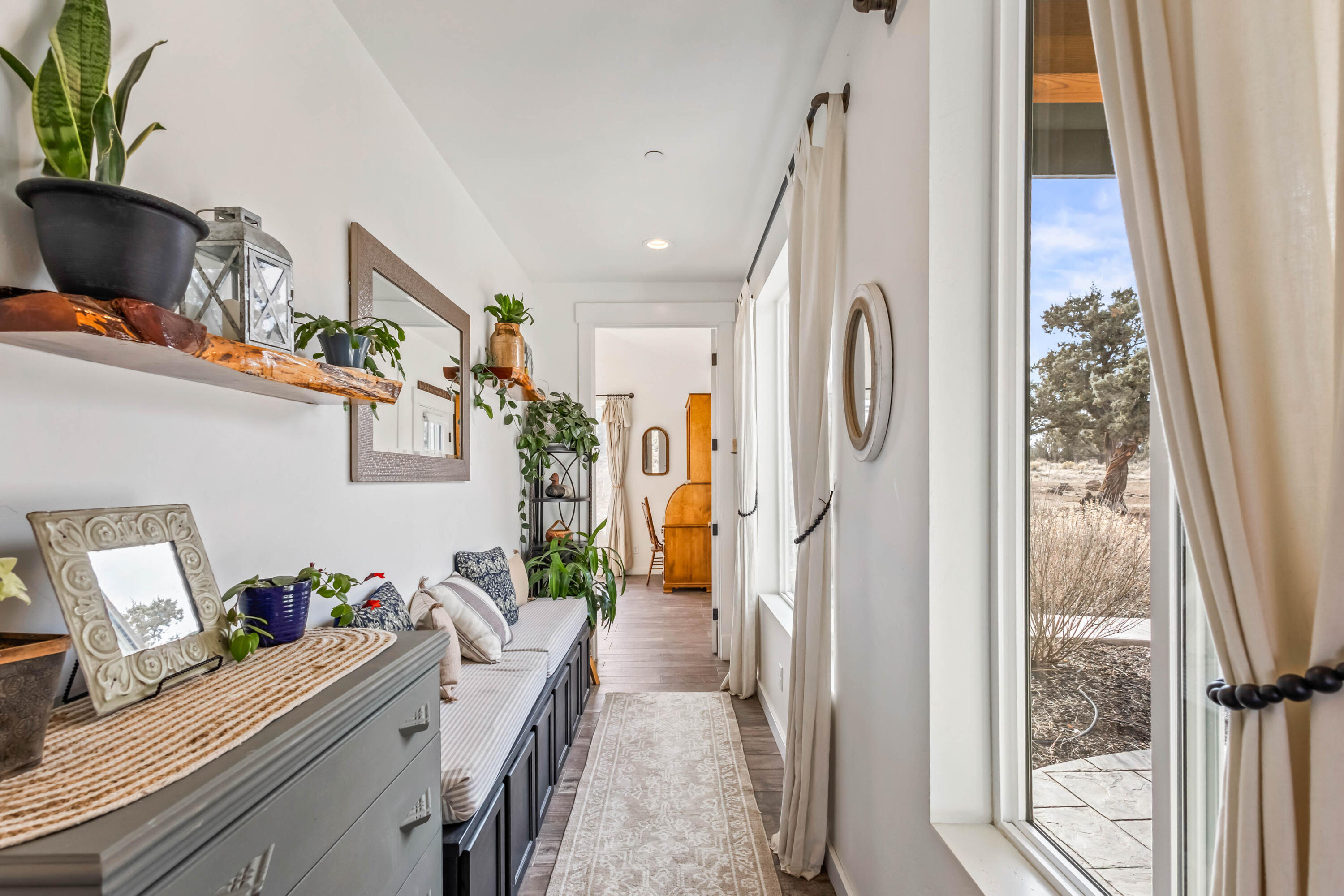 18385 SW Mount Adams Loop