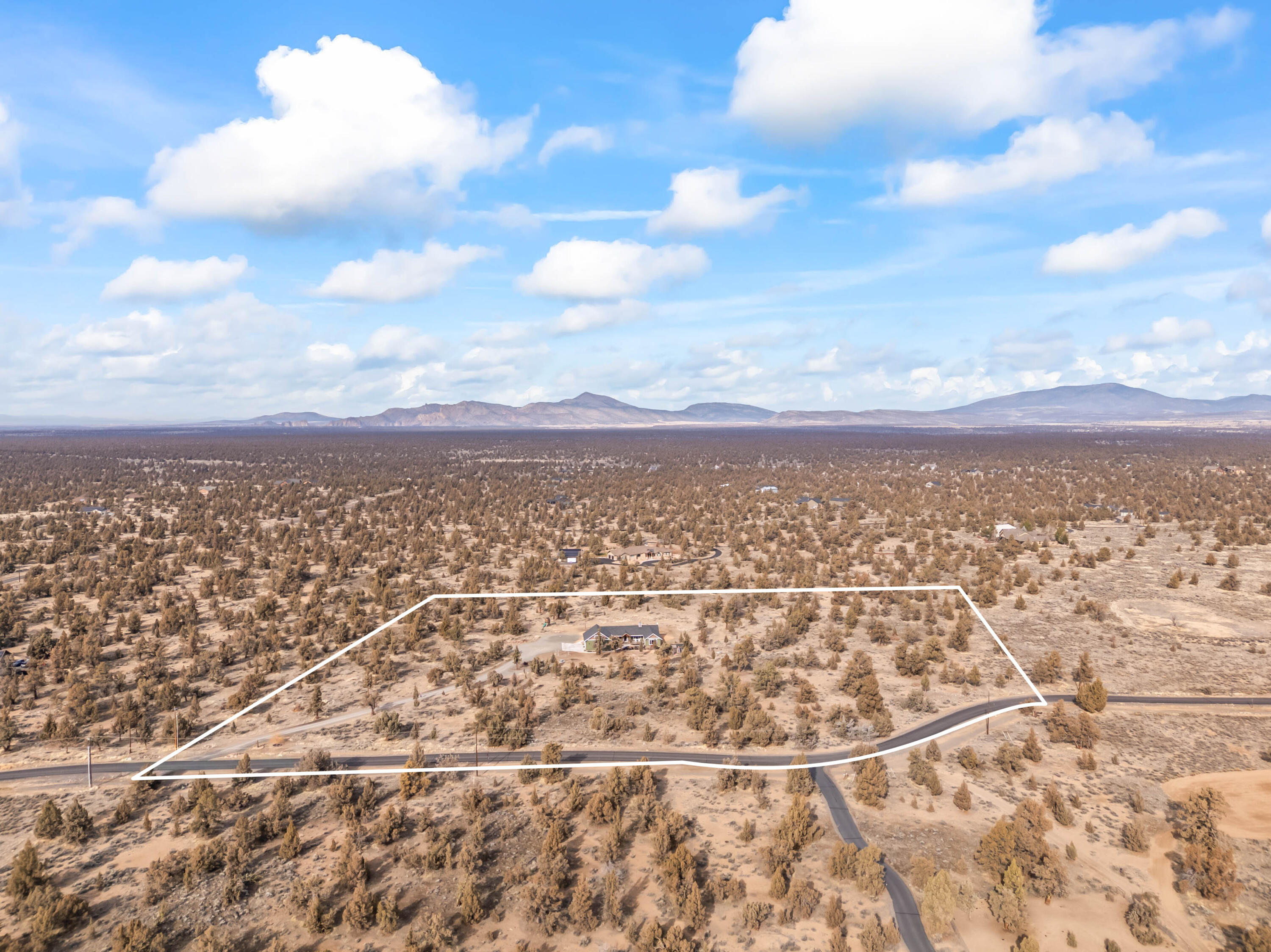 18385 SW Mount Adams Loop