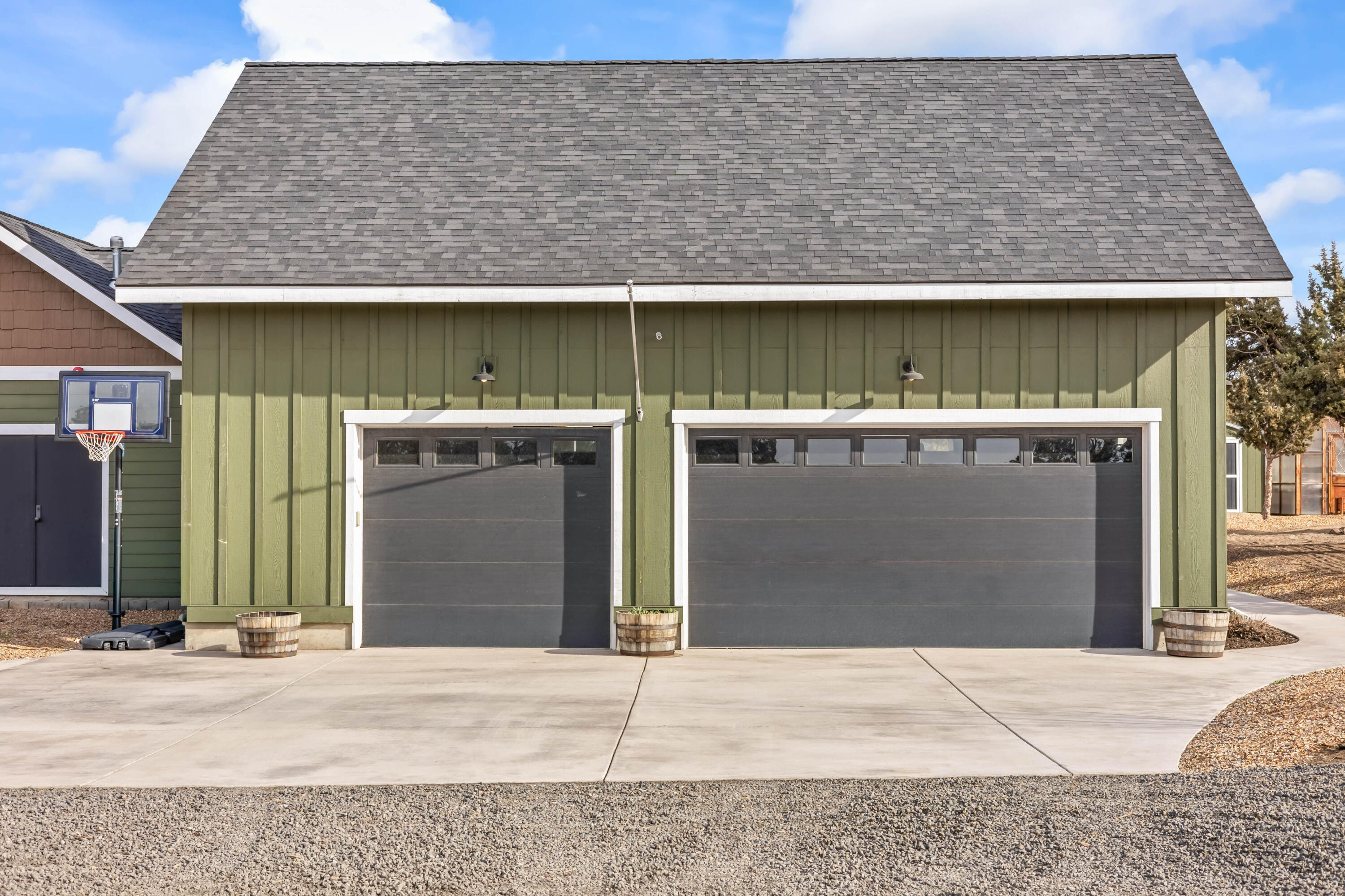 18385 SW Mount Adams Loop