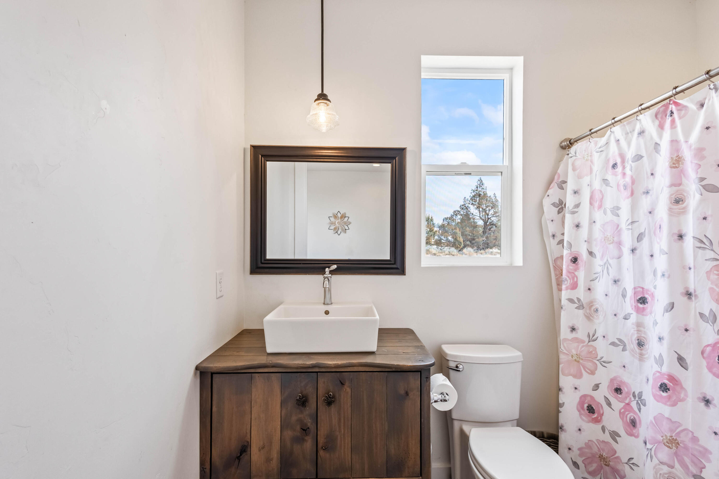 18385 SW Mount Adams Loop