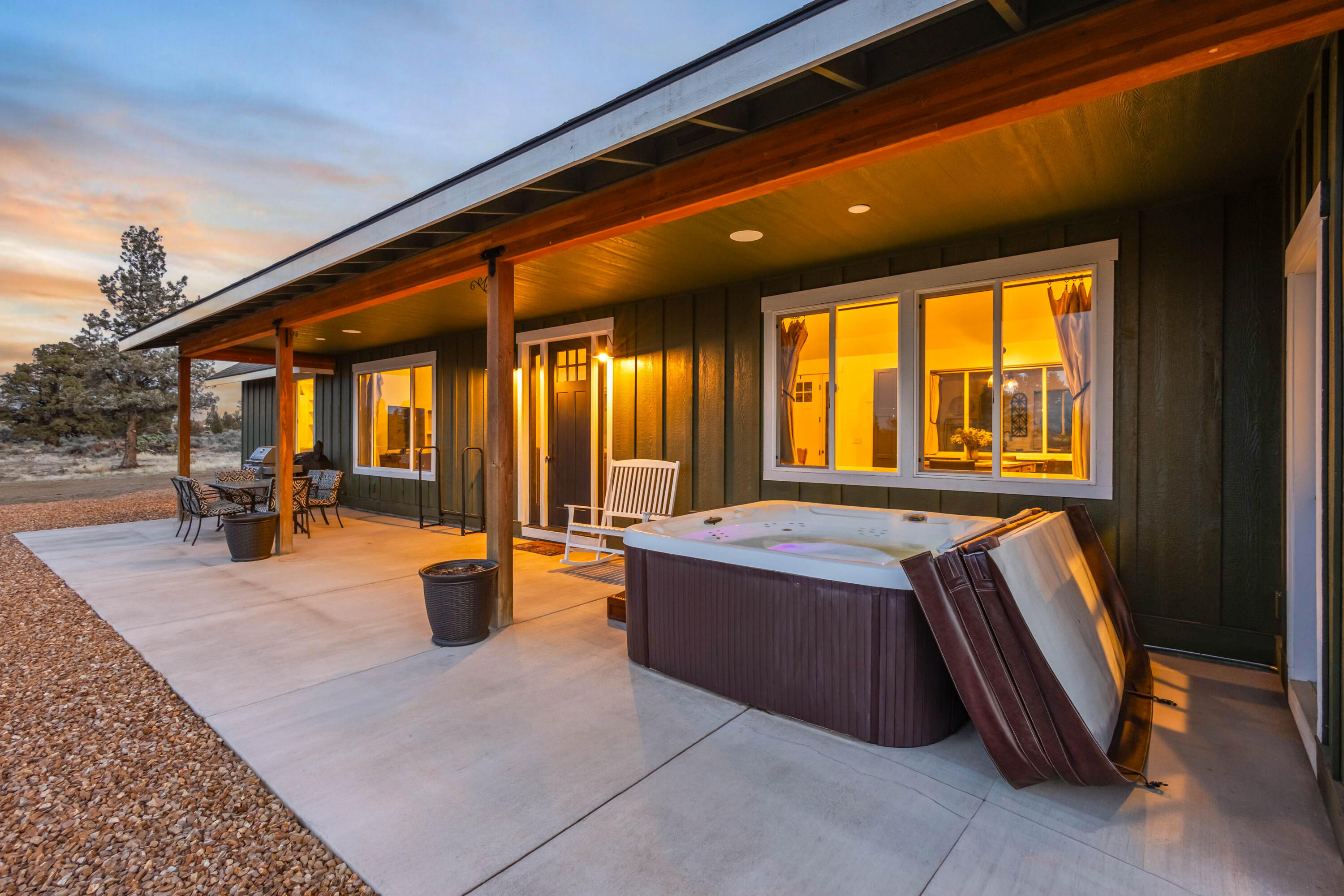 18385 SW Mount Adams Loop