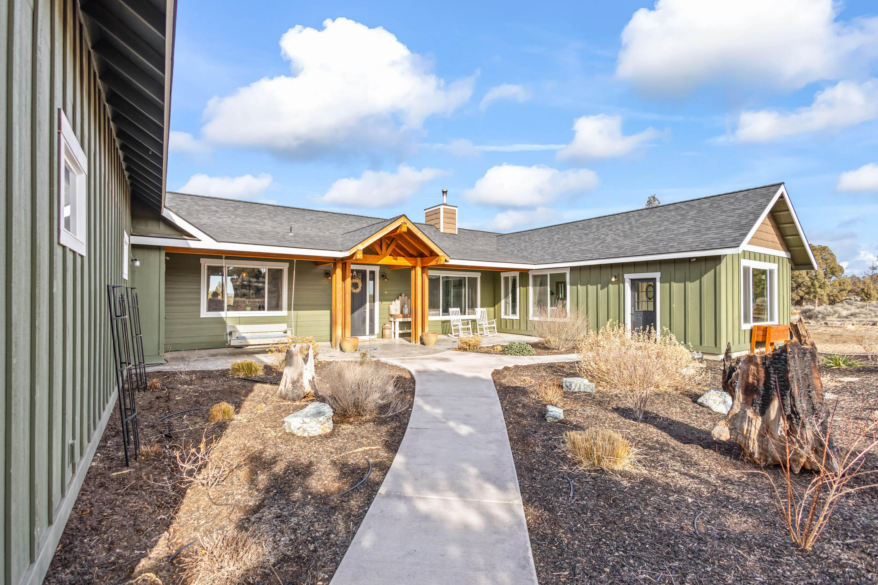 18385 SW Mount Adams Loop