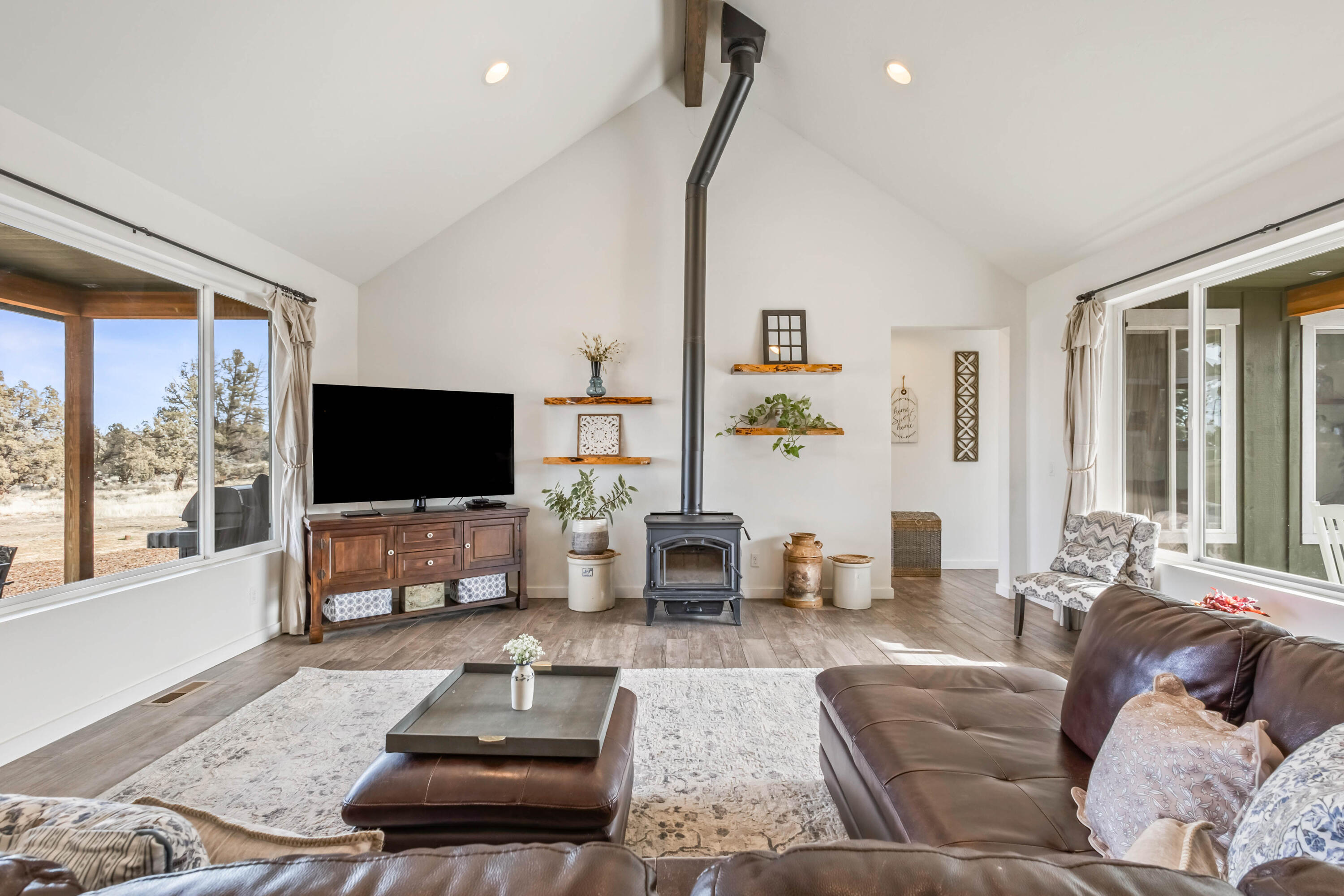 18385 SW Mount Adams Loop