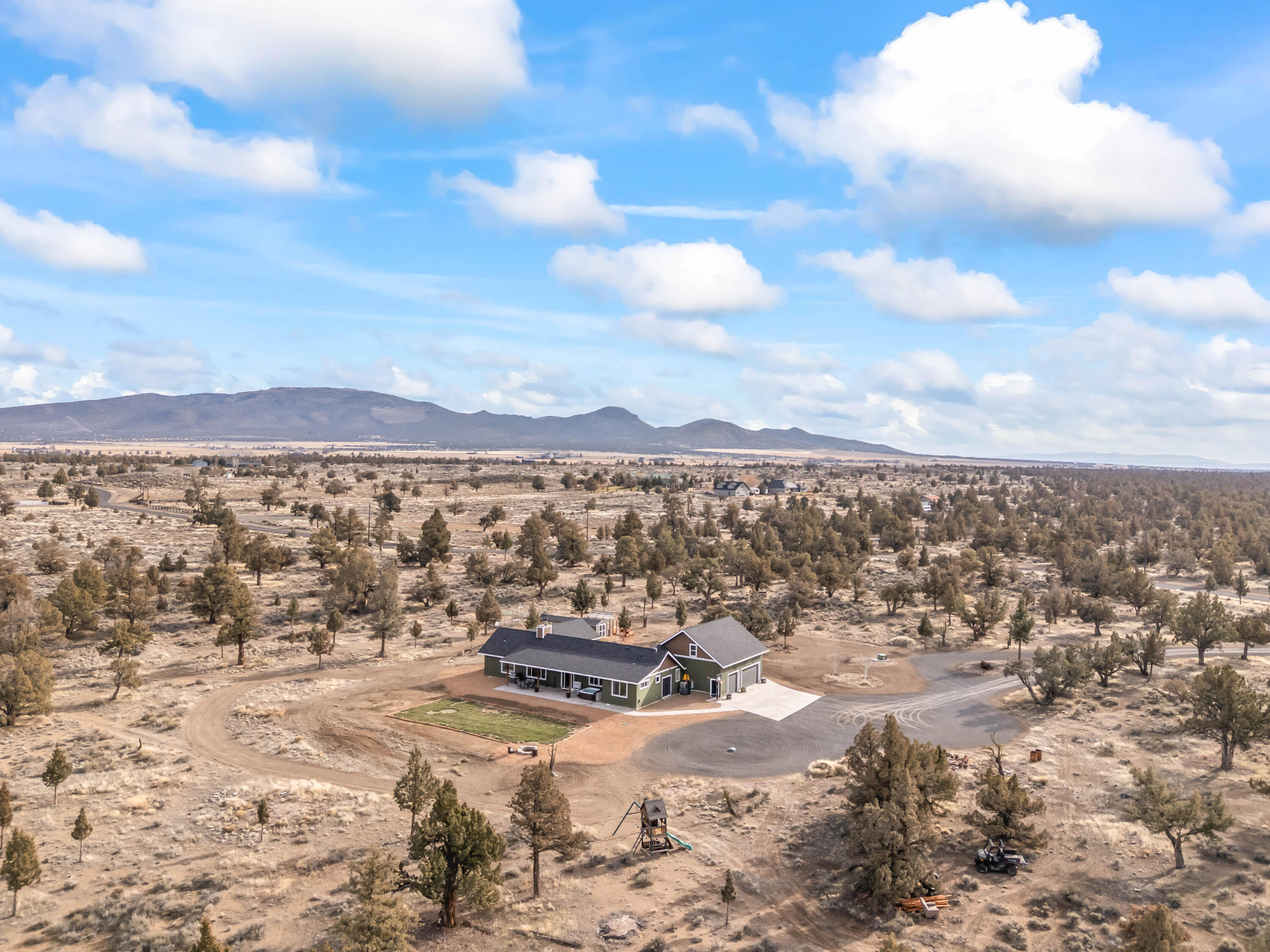 18385 SW Mount Adams Loop