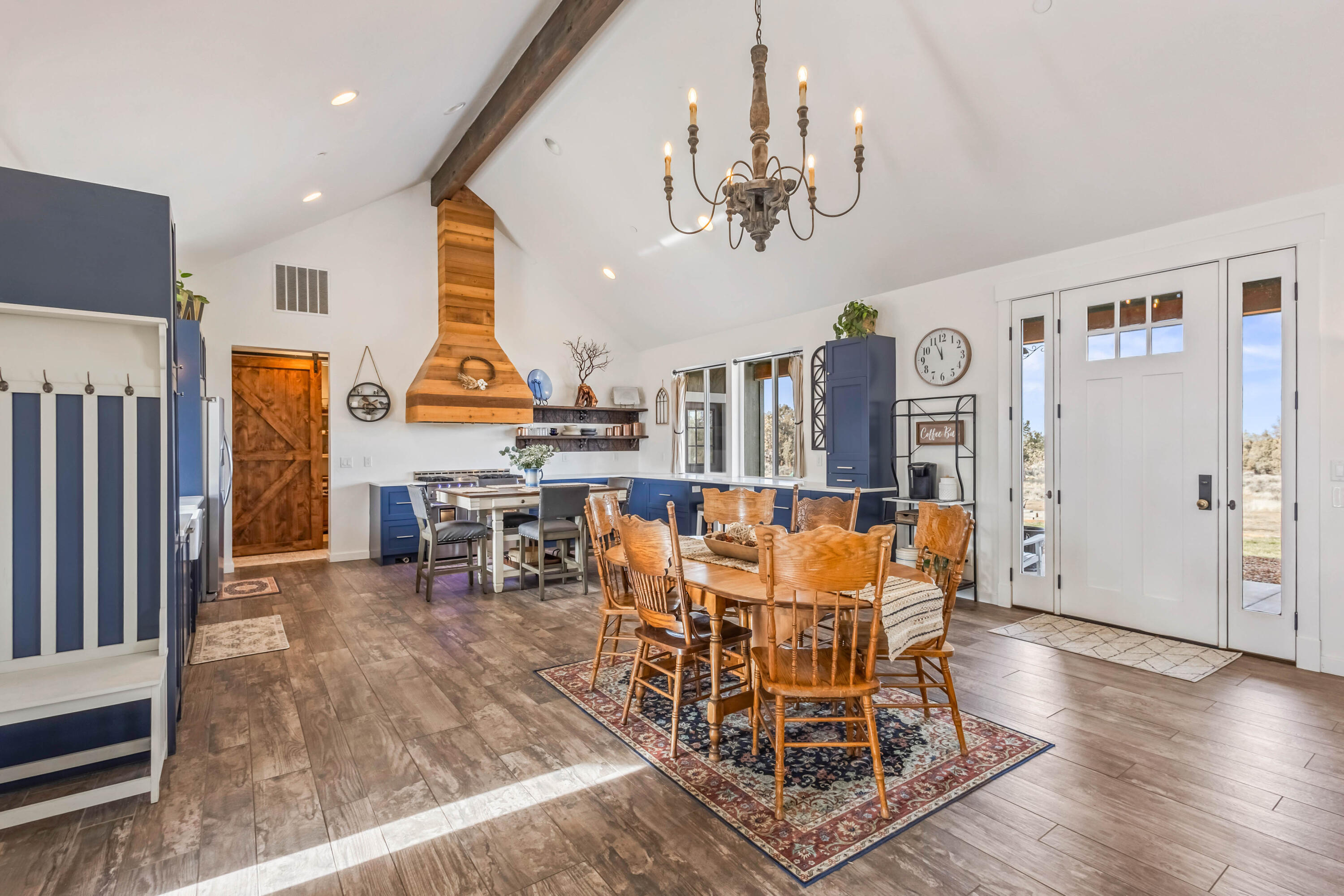 18385 SW Mount Adams Loop