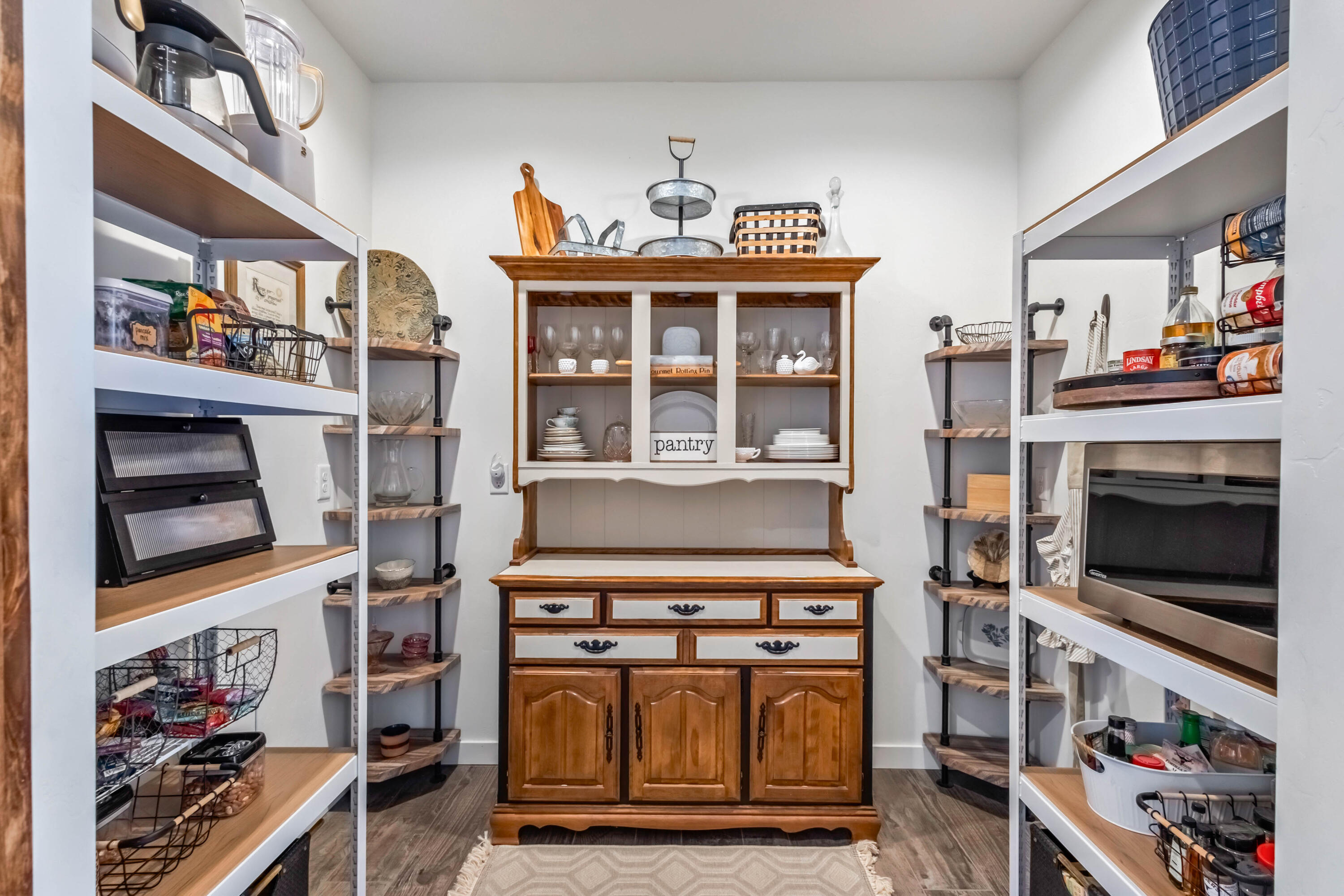 18385 SW Mount Adams Loop