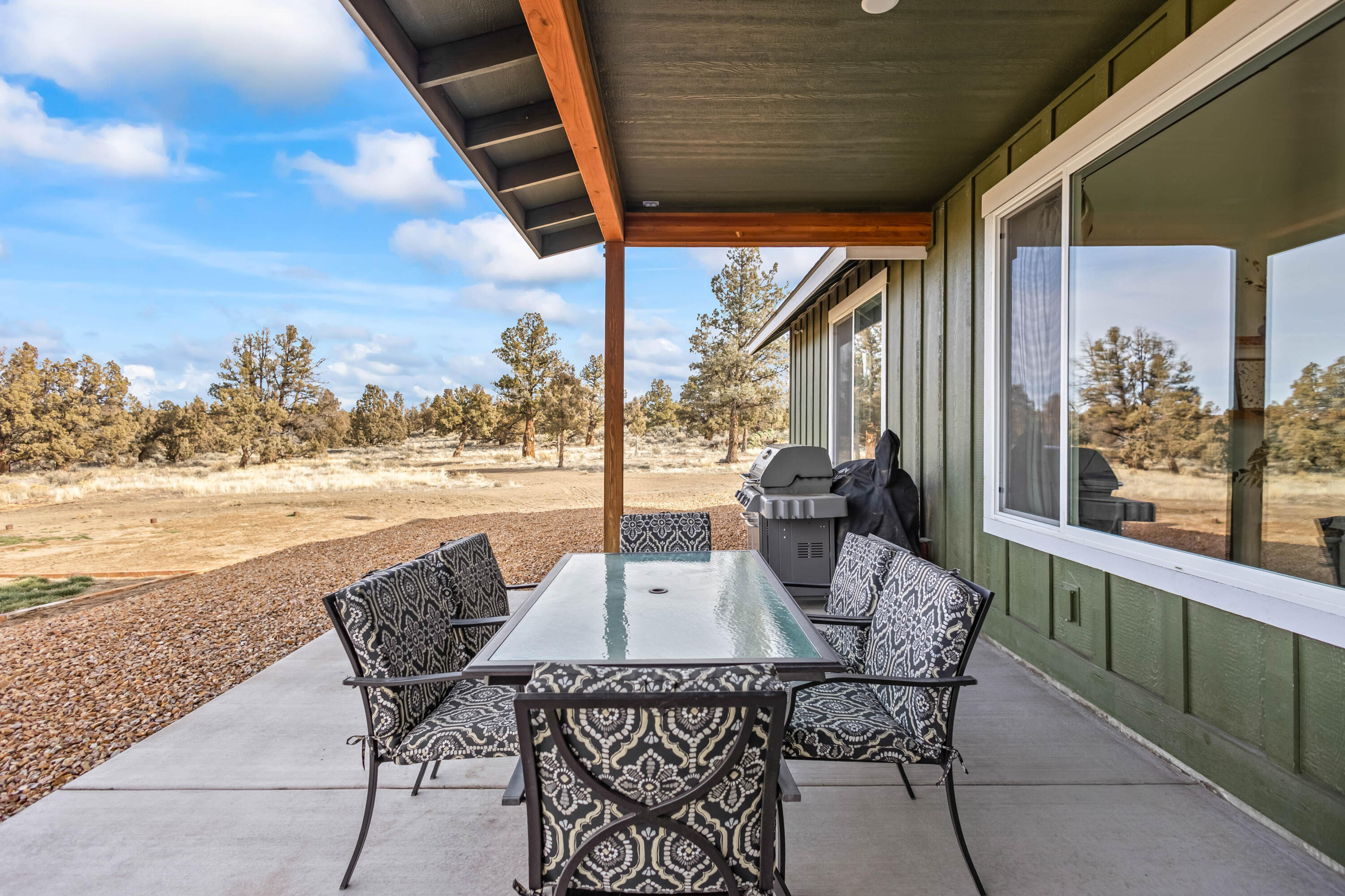 18385 SW Mount Adams Loop