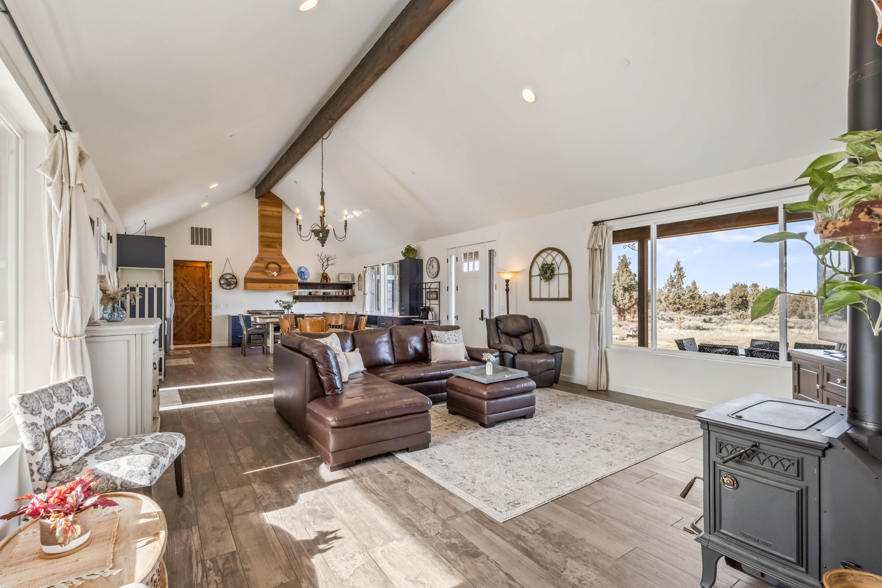 18385 SW Mount Adams Loop