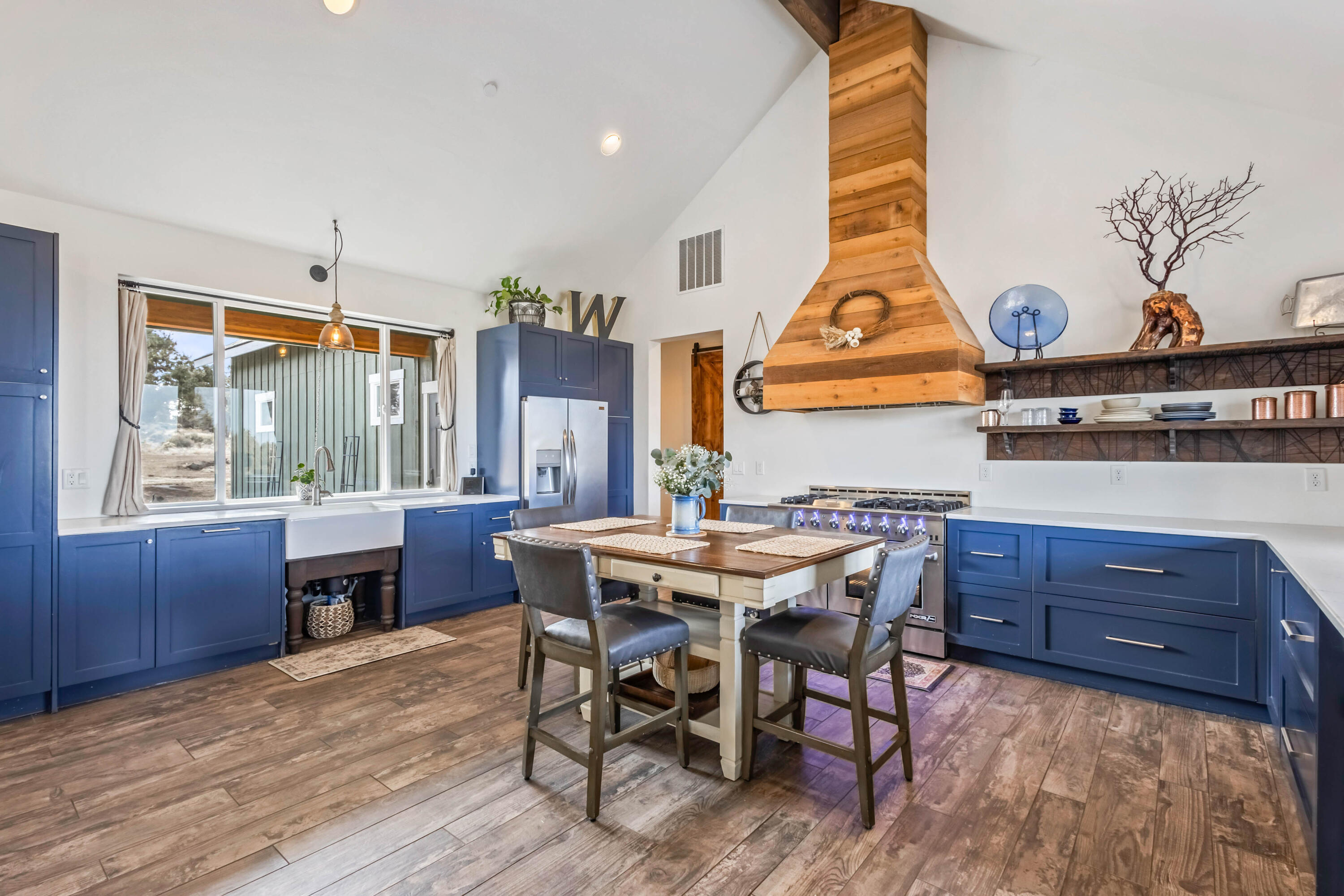 18385 SW Mount Adams Loop