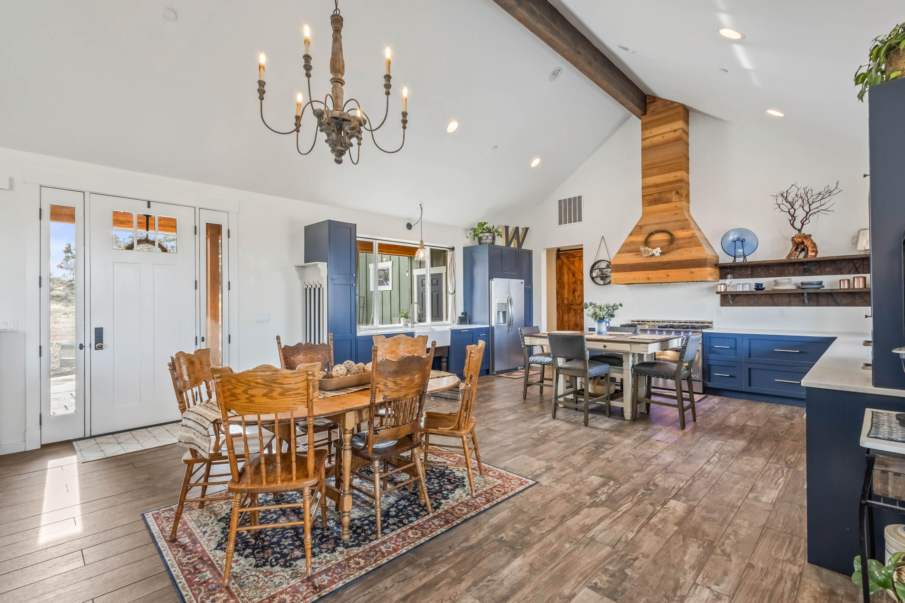 18385 SW Mount Adams Loop