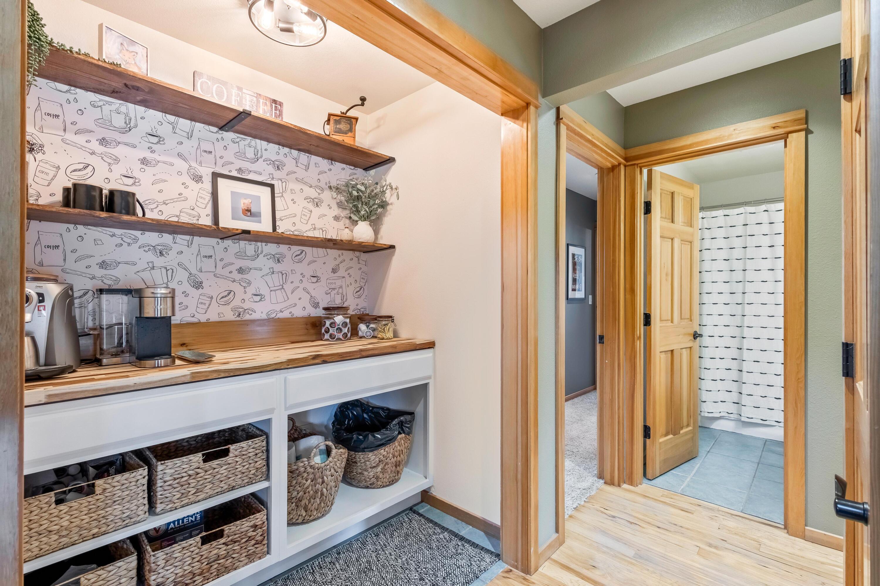 8551 S Red Cloud Lane