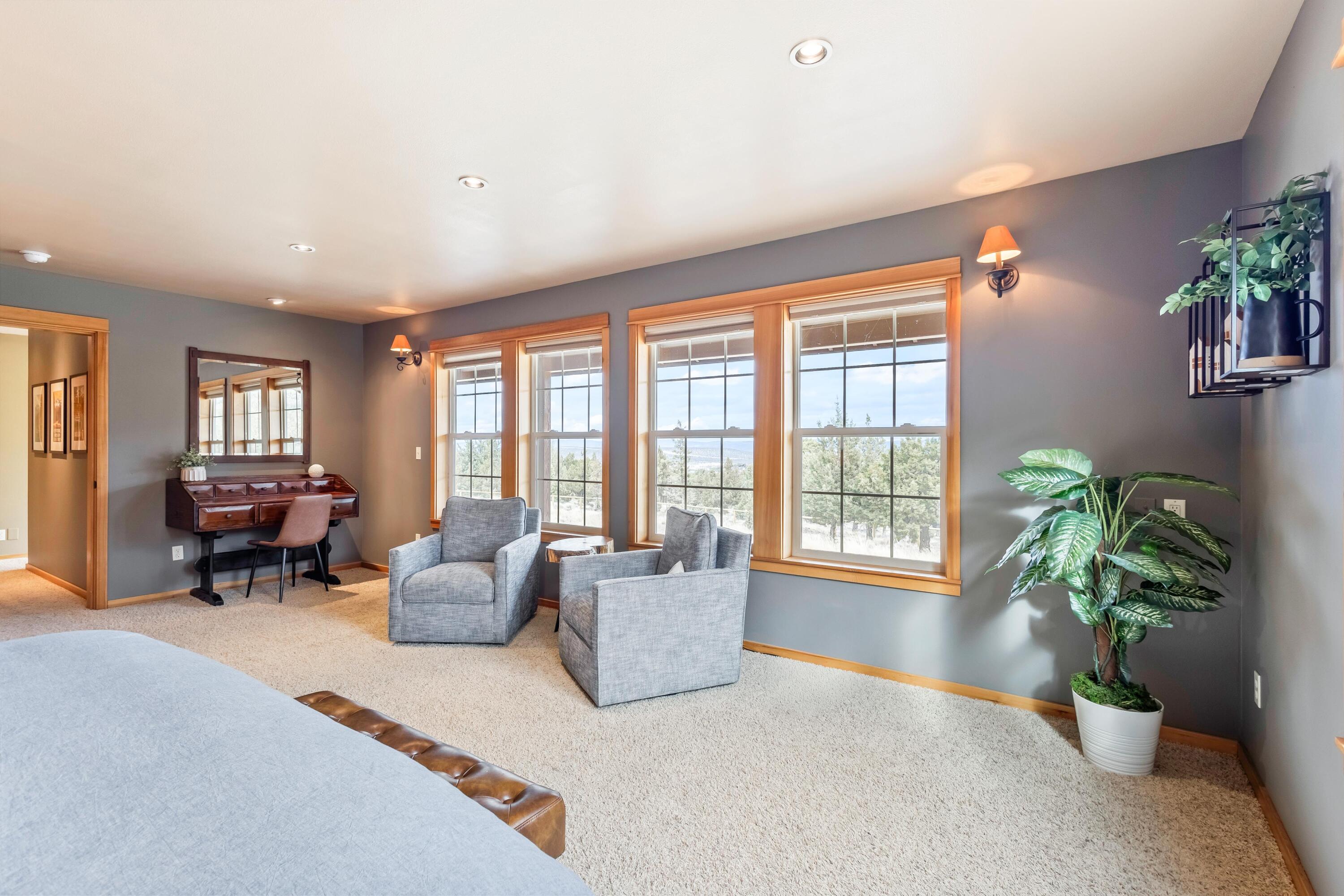 8551 S Red Cloud Lane