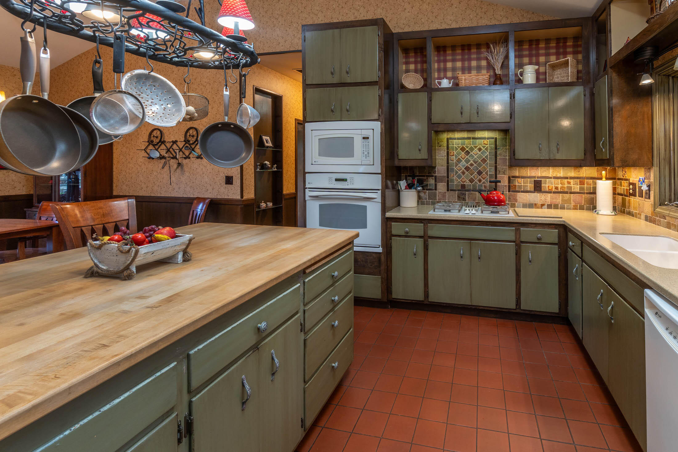 20799 NW Oneil Highway