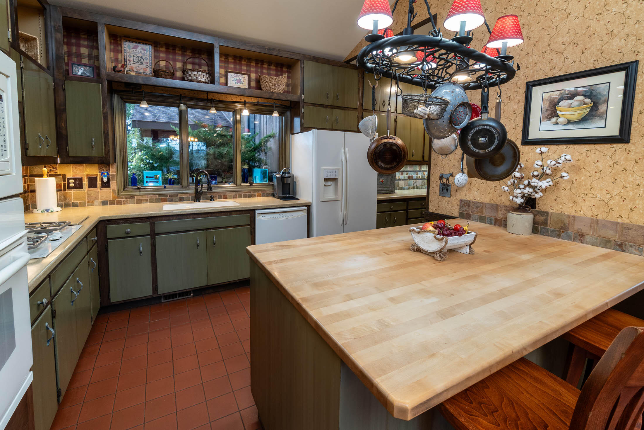 20799 NW Oneil Highway