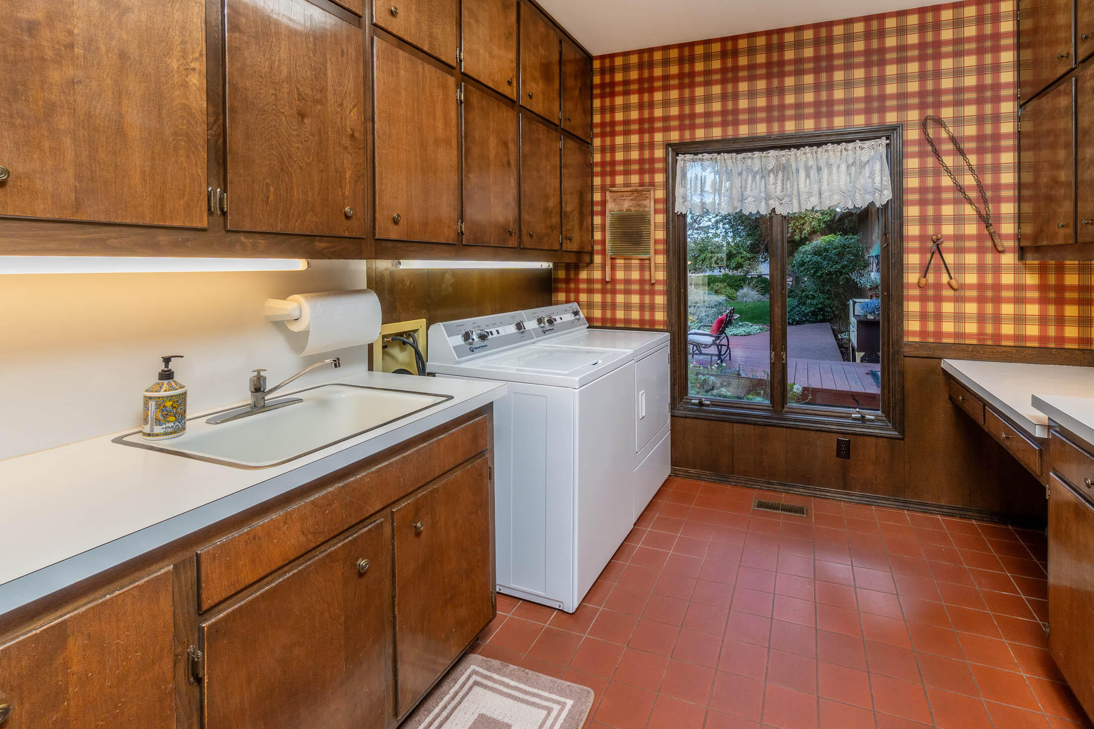 20799 NW Oneil Highway