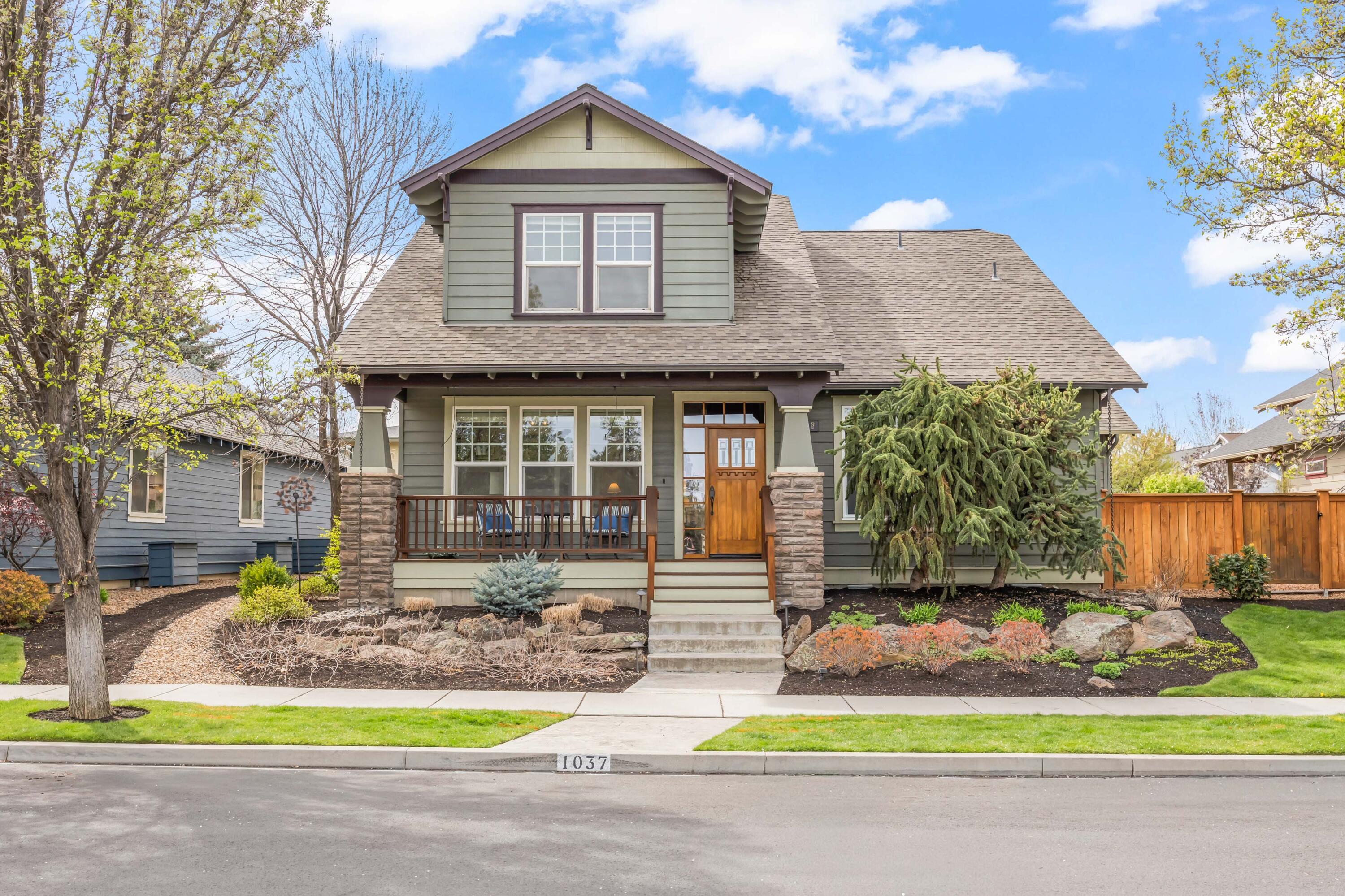 1037 NW Rimrock Drive