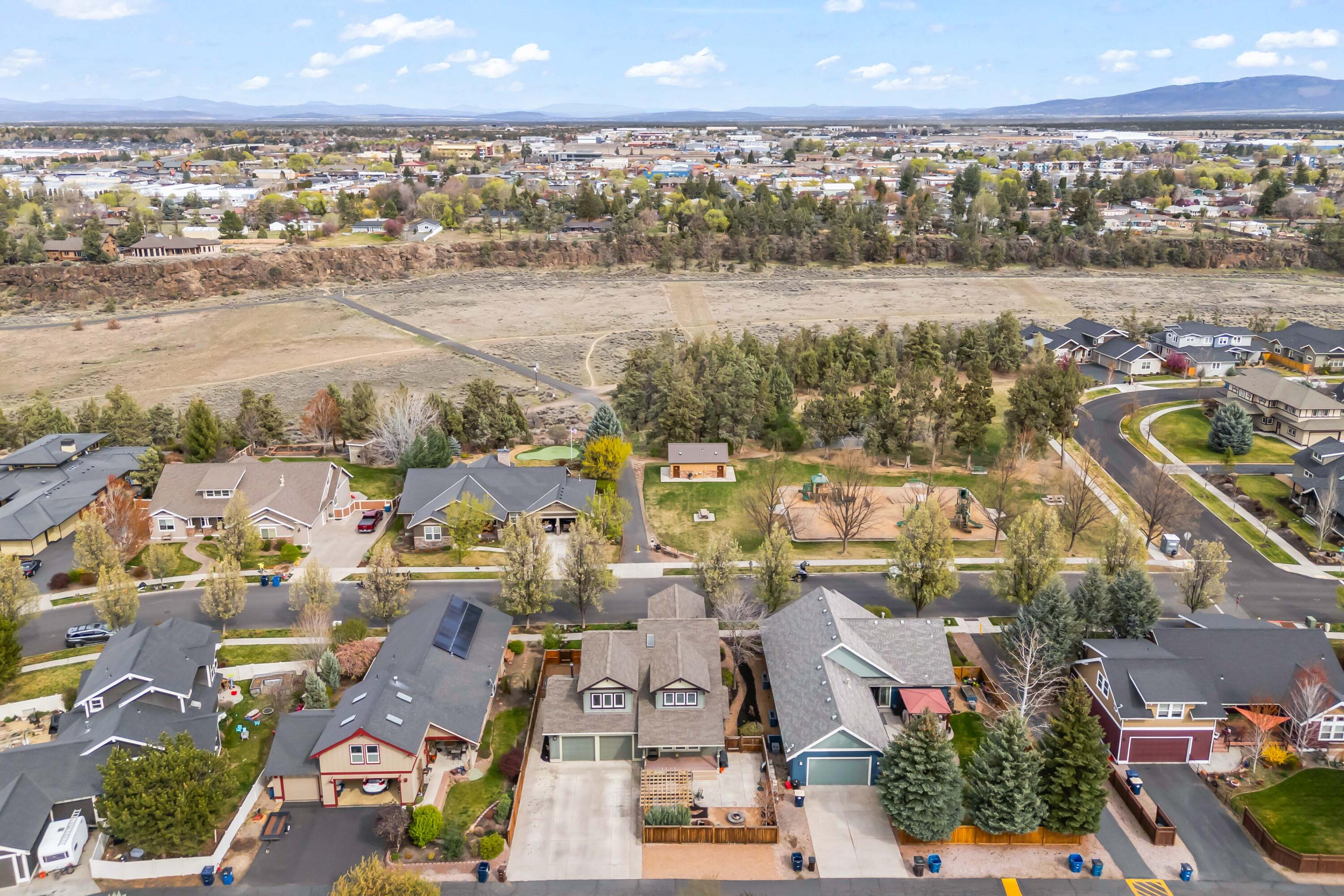 1037 NW Rimrock Drive