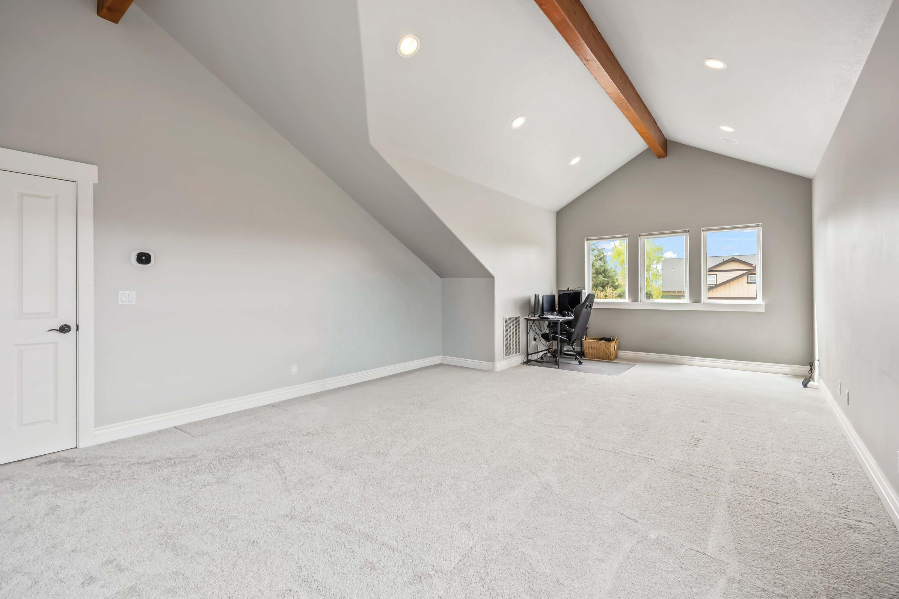 1037 NW Rimrock Drive