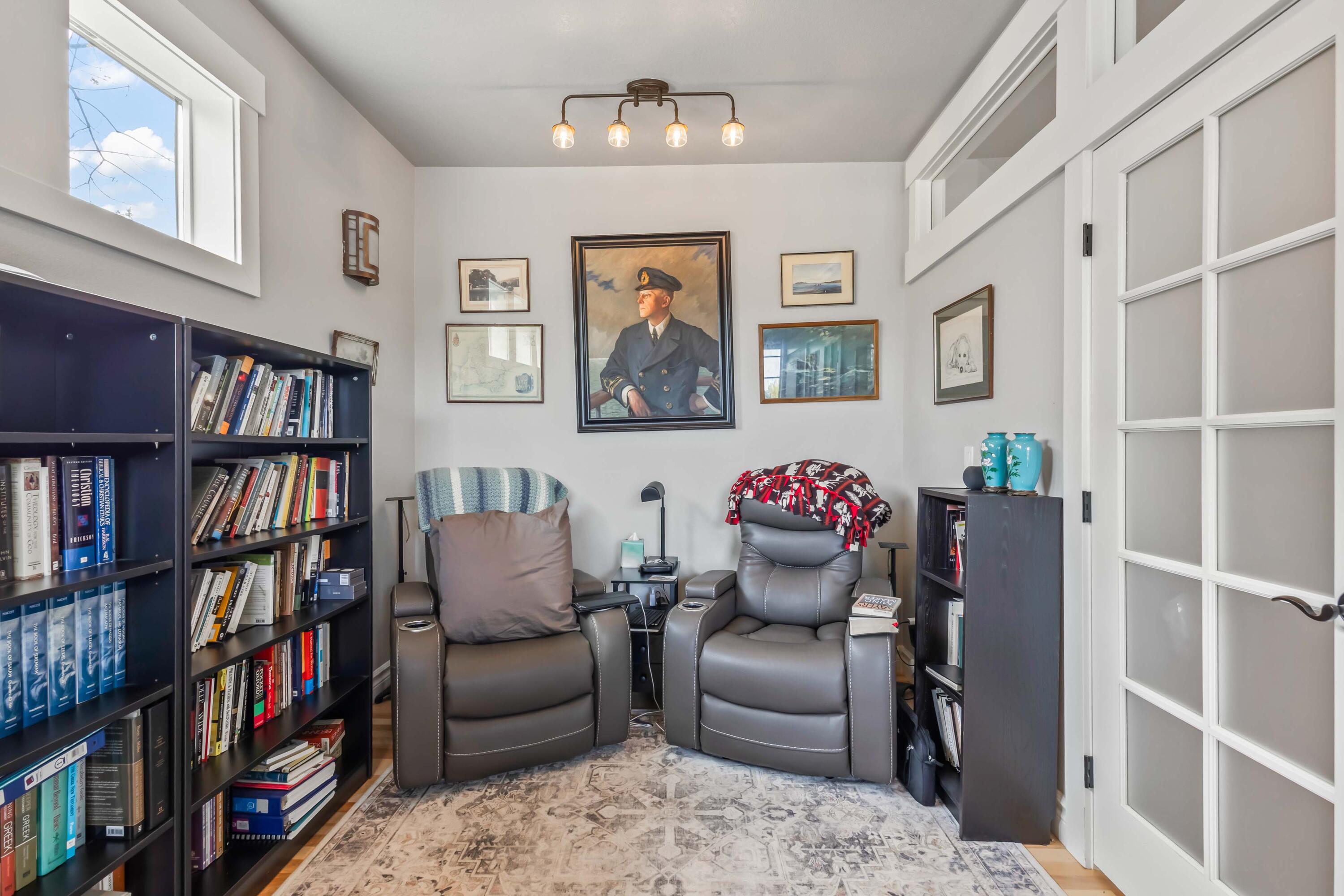 1037 NW Rimrock Drive