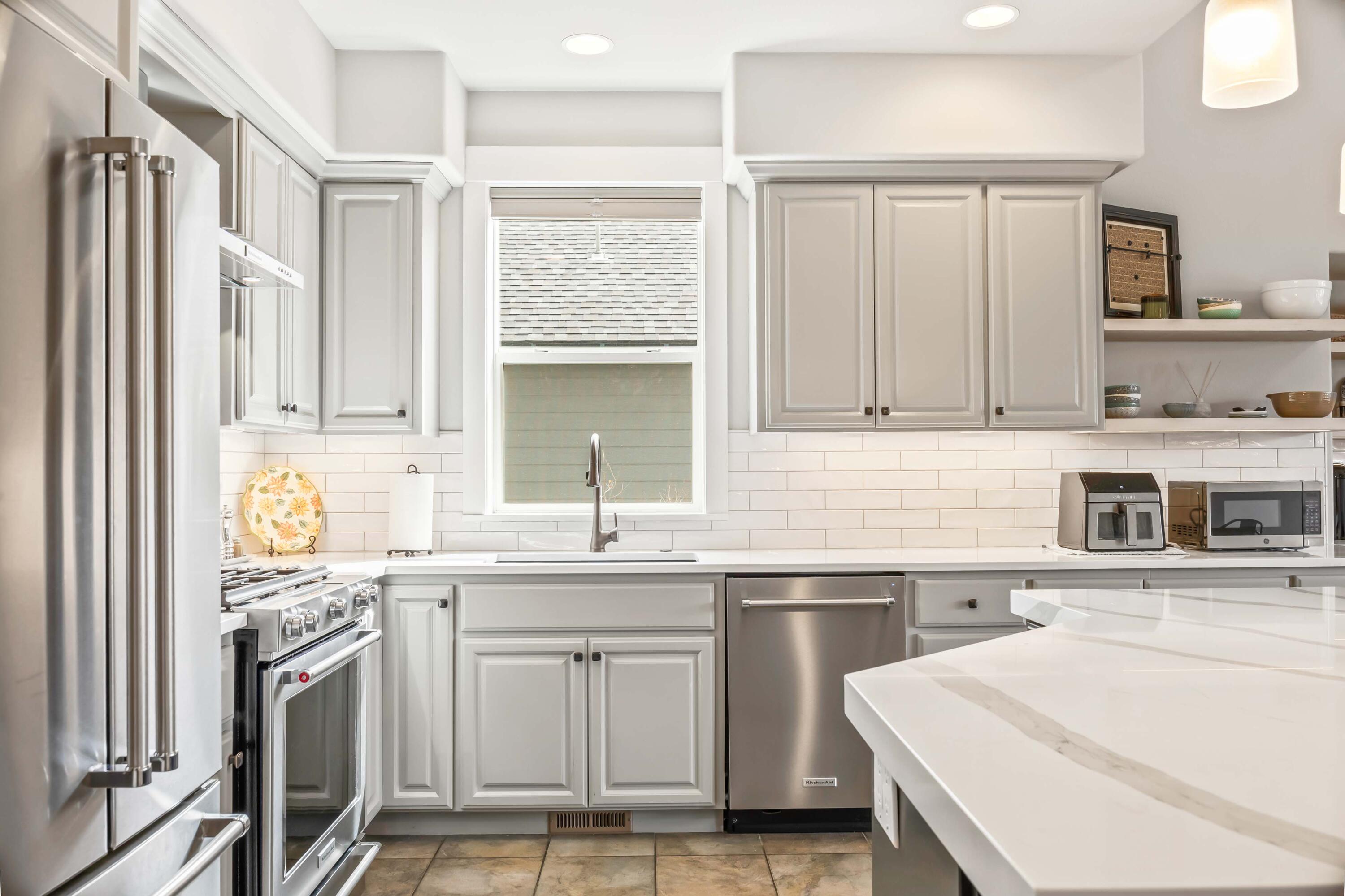 1037 NW Rimrock Drive