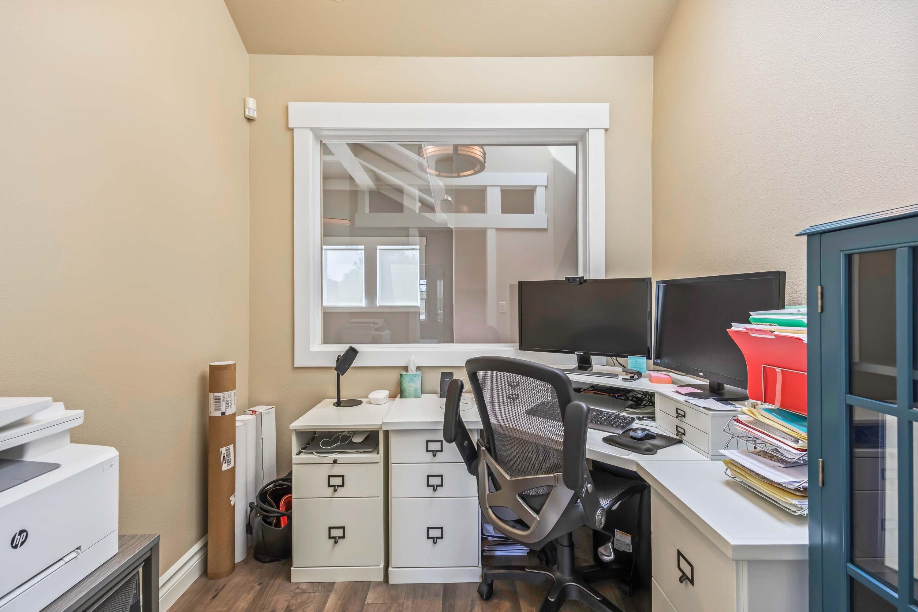 1037 NW Rimrock Drive