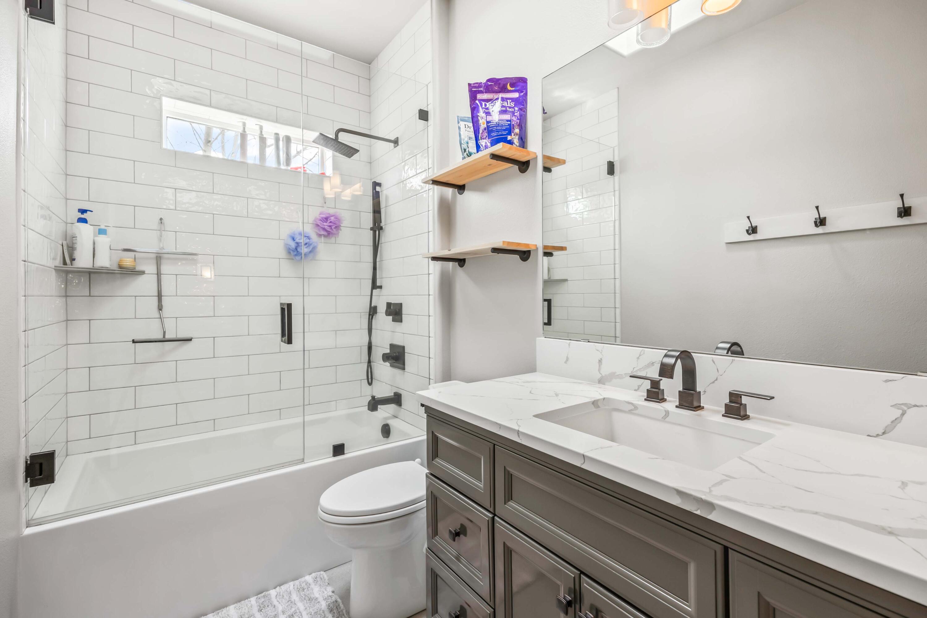 1037 NW Rimrock Drive