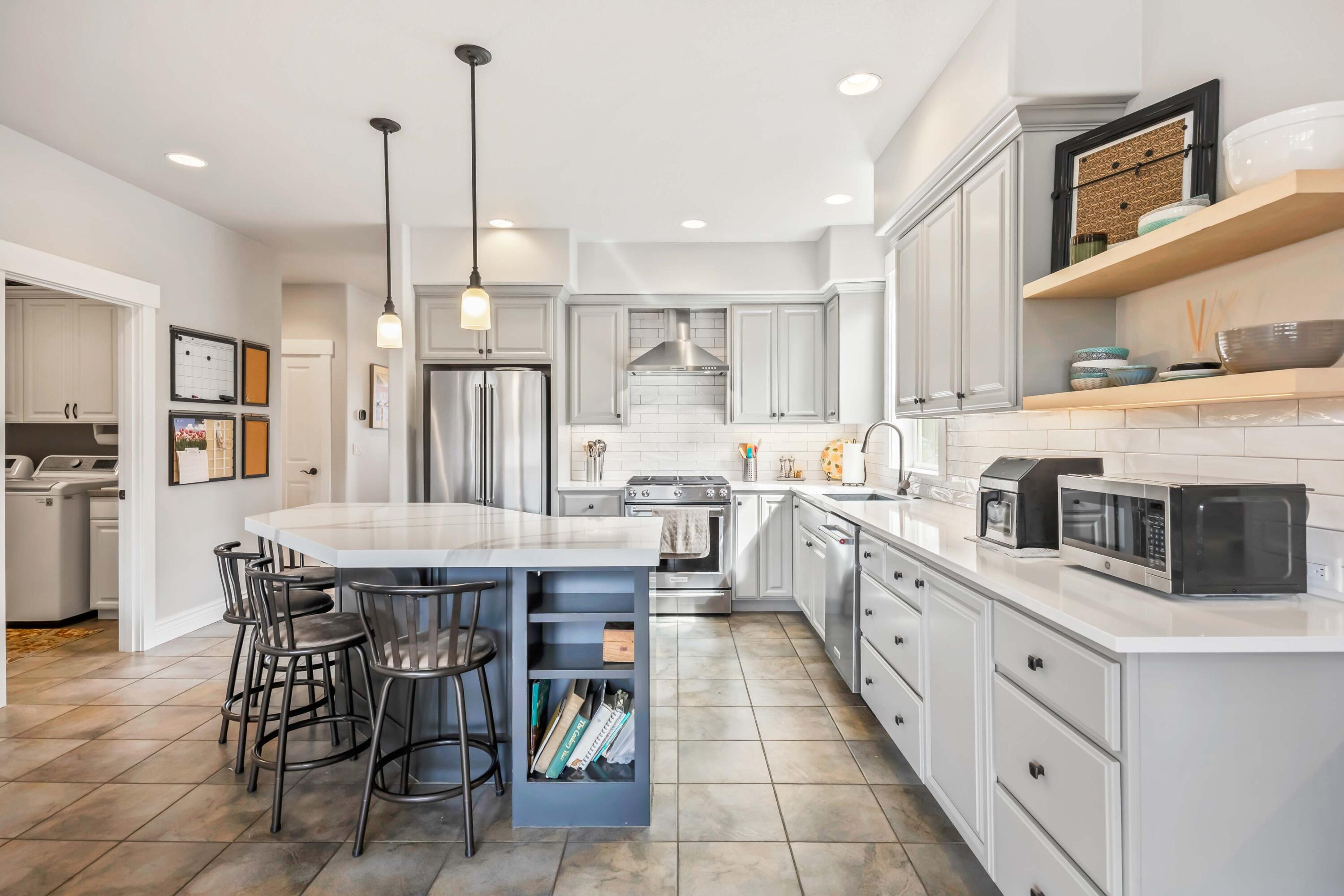 1037 NW Rimrock Drive