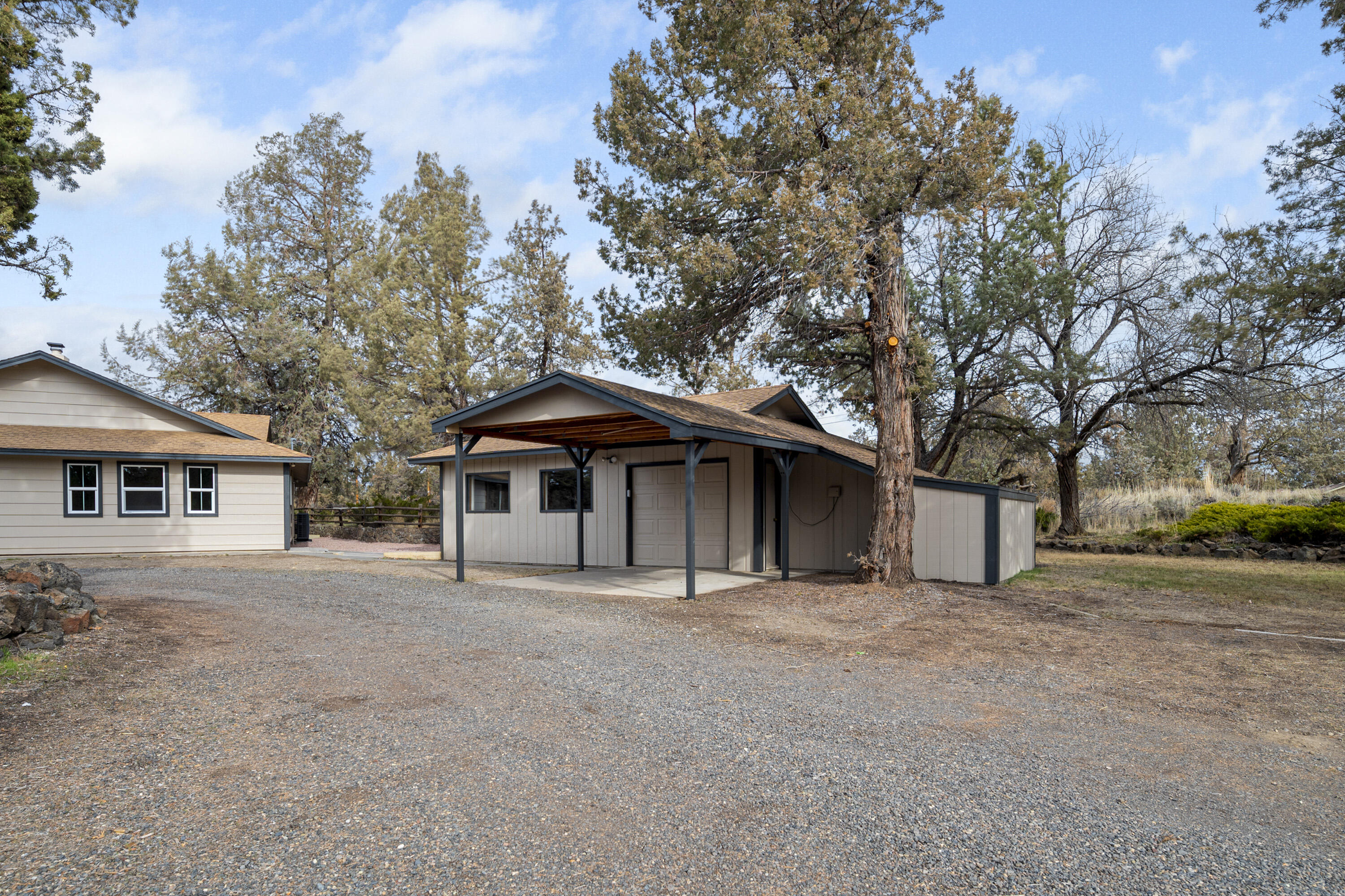 7203 NW Westwood Lane