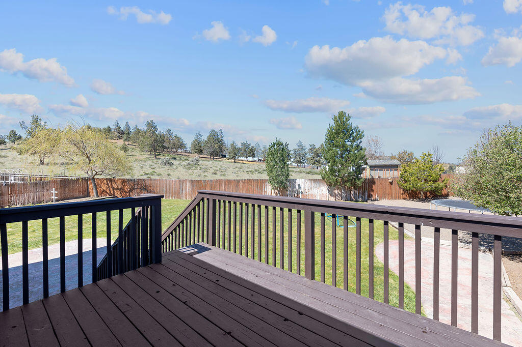 2979 NE Sugarpine