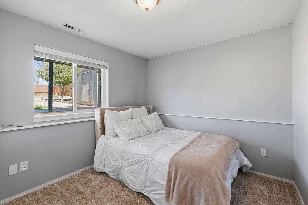 2979 NE Sugarpine